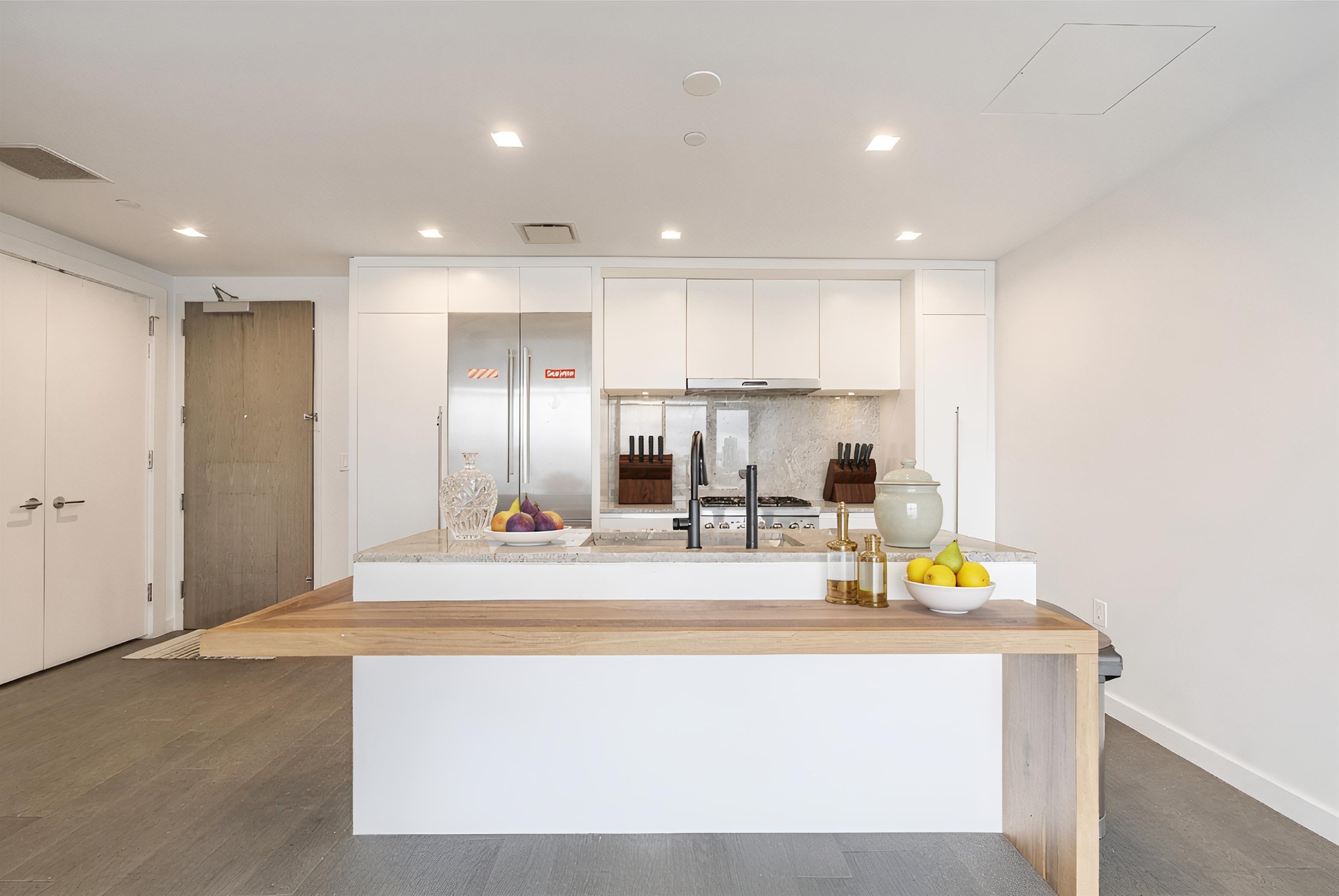 320 ADOLPHUS AVE - Photo 3