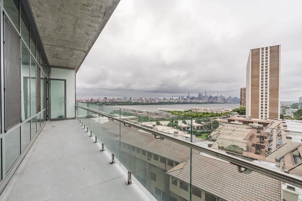 320 ADOLPHUS AVE #503