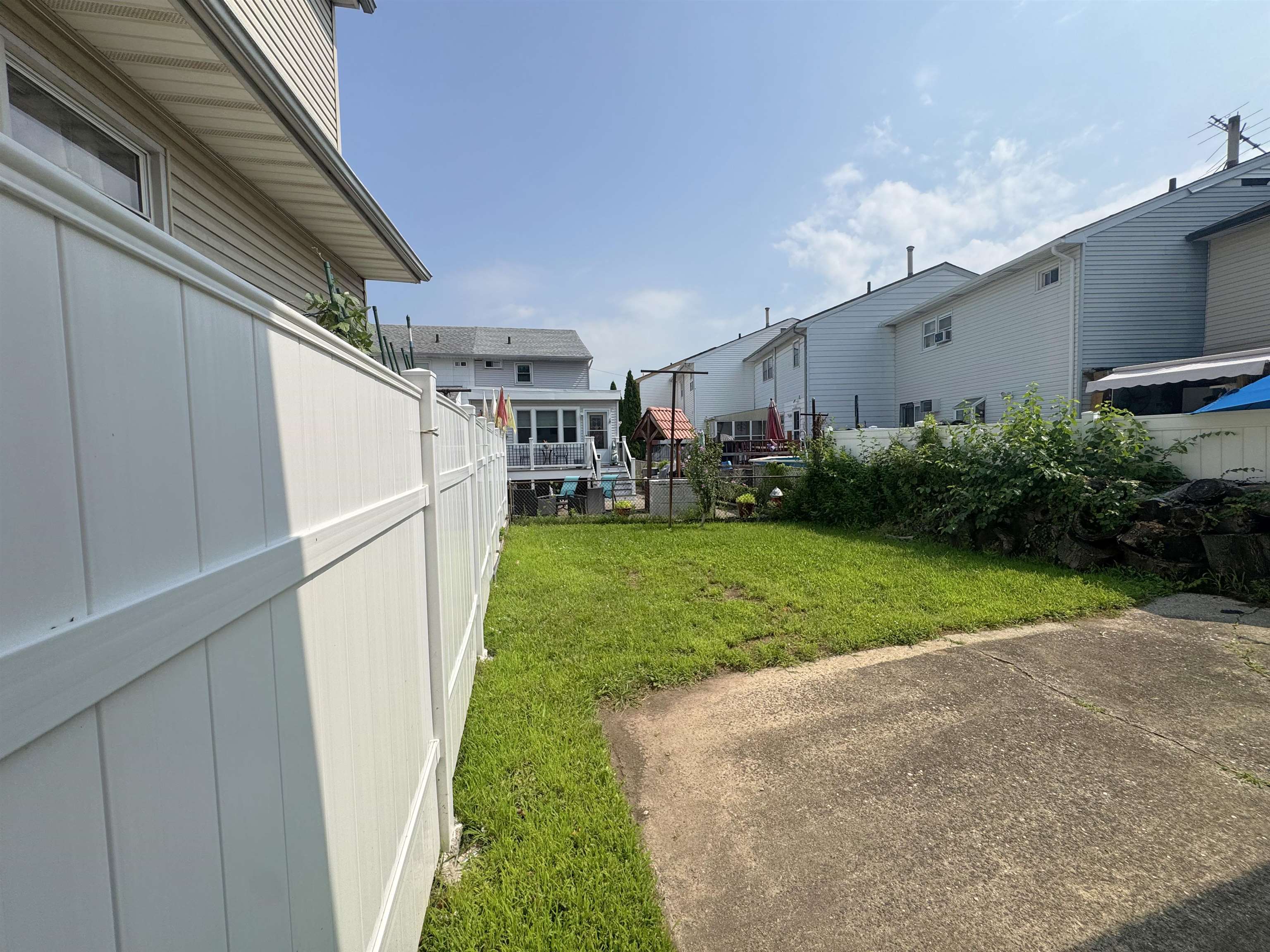 71 SUBURBIA CT