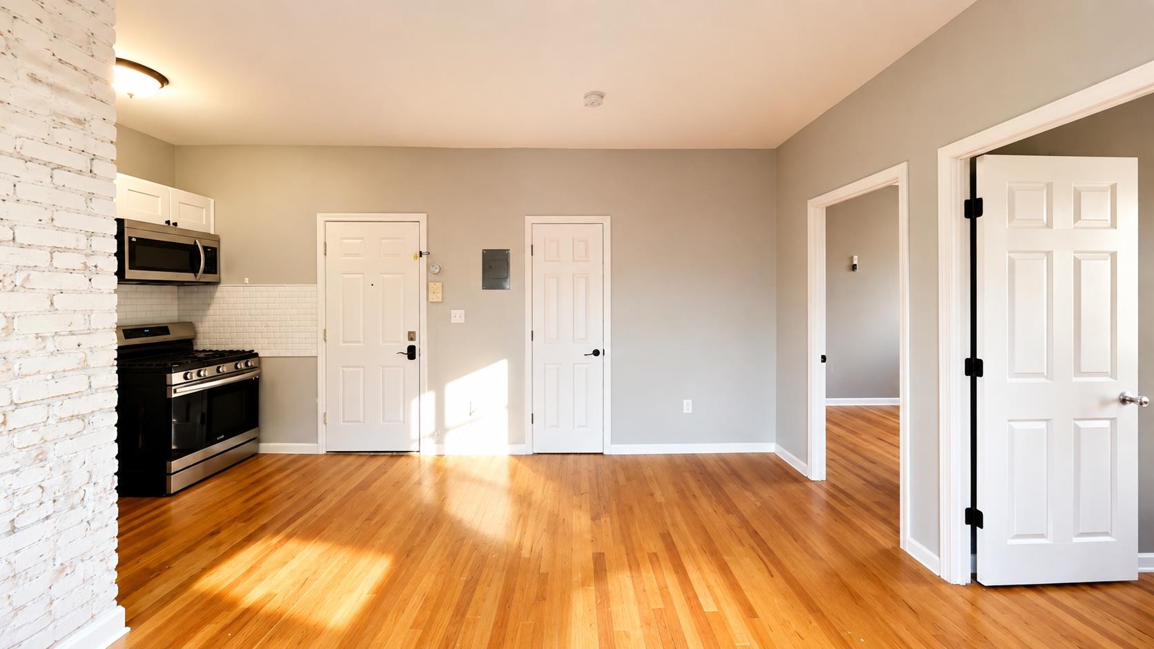 305 CATOR AVE - Photo 5