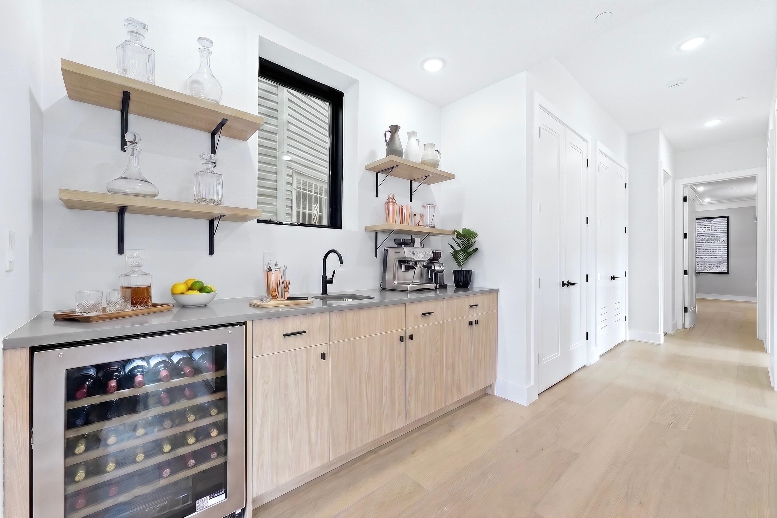 256 CLAREMONT AVE - Photo 3
