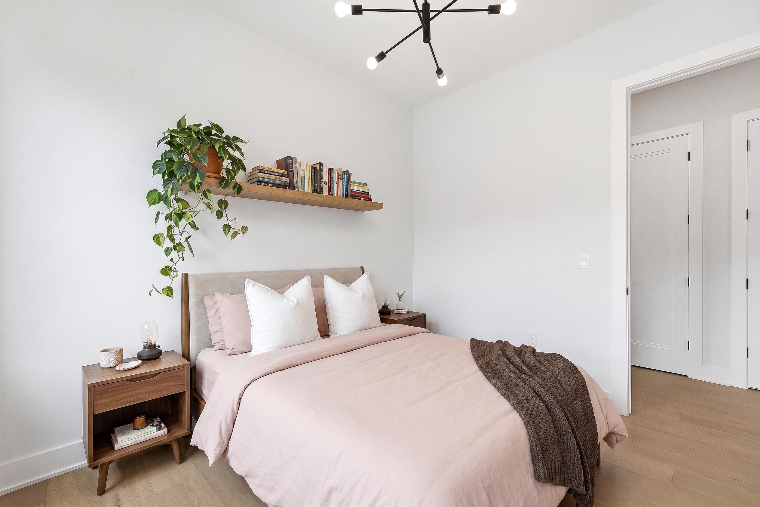 256 CLAREMONT AVE - Photo 4