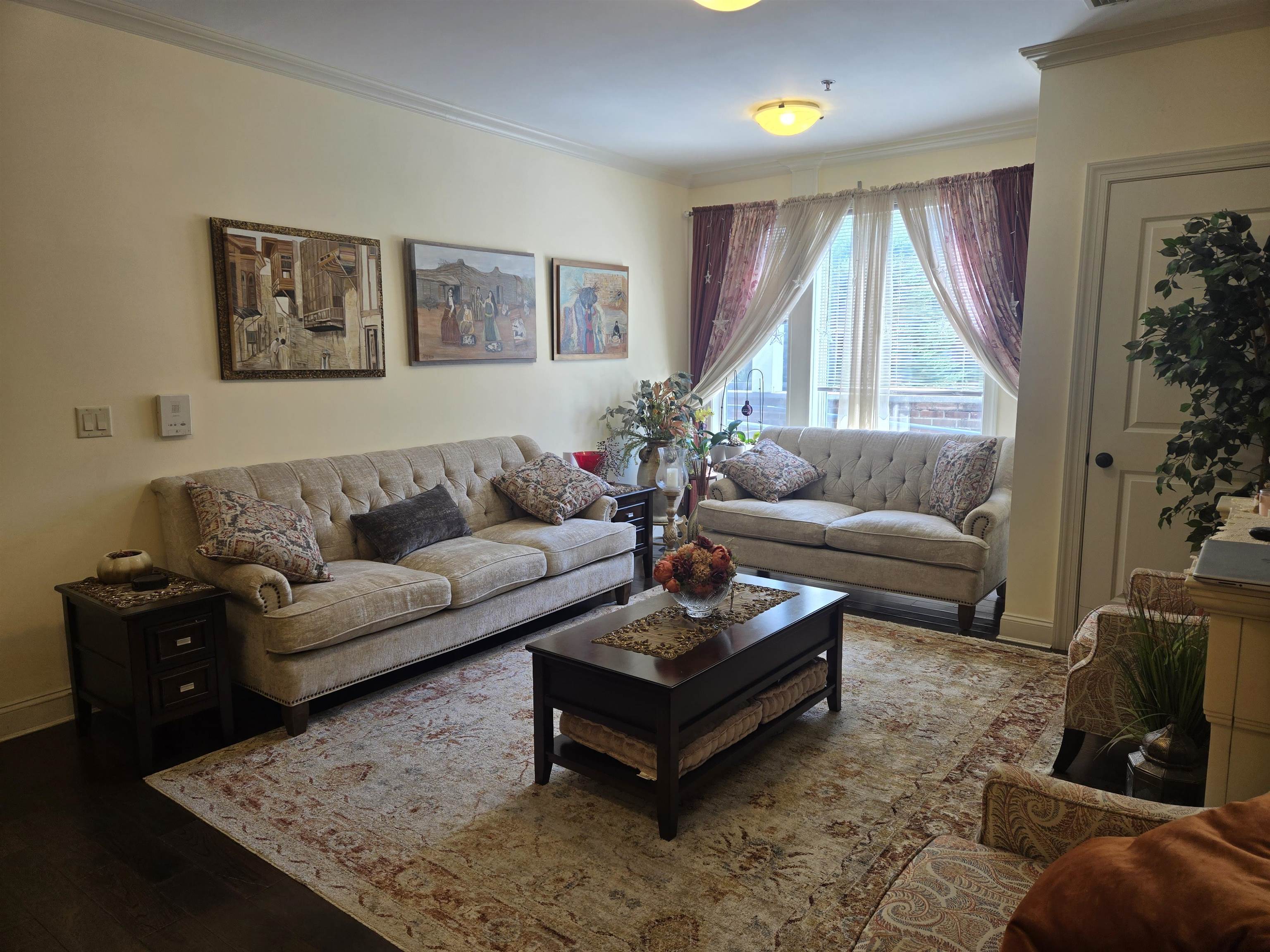 255 LAIRD AVE - Photo 3
