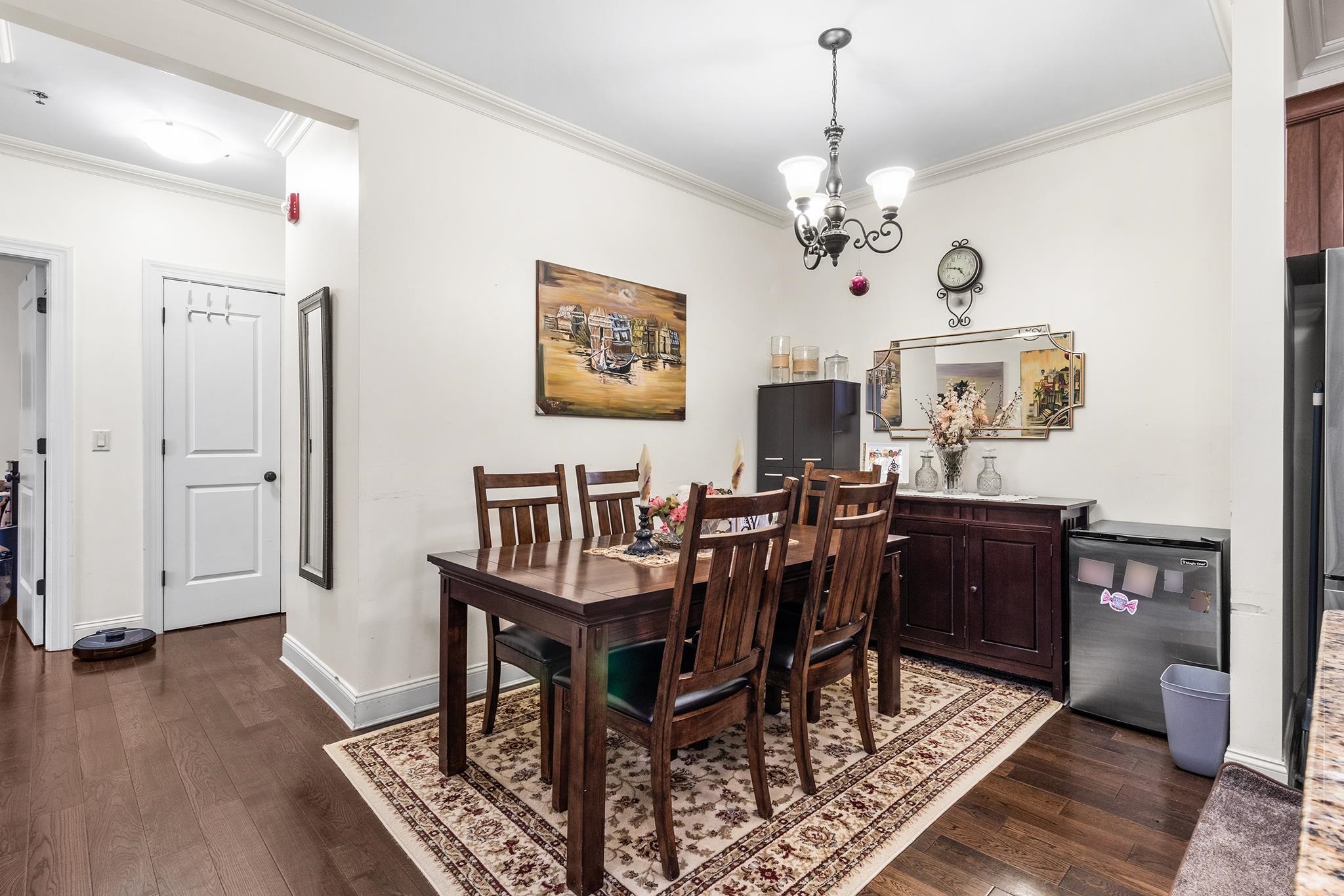 255 LAIRD AVE - Photo 4