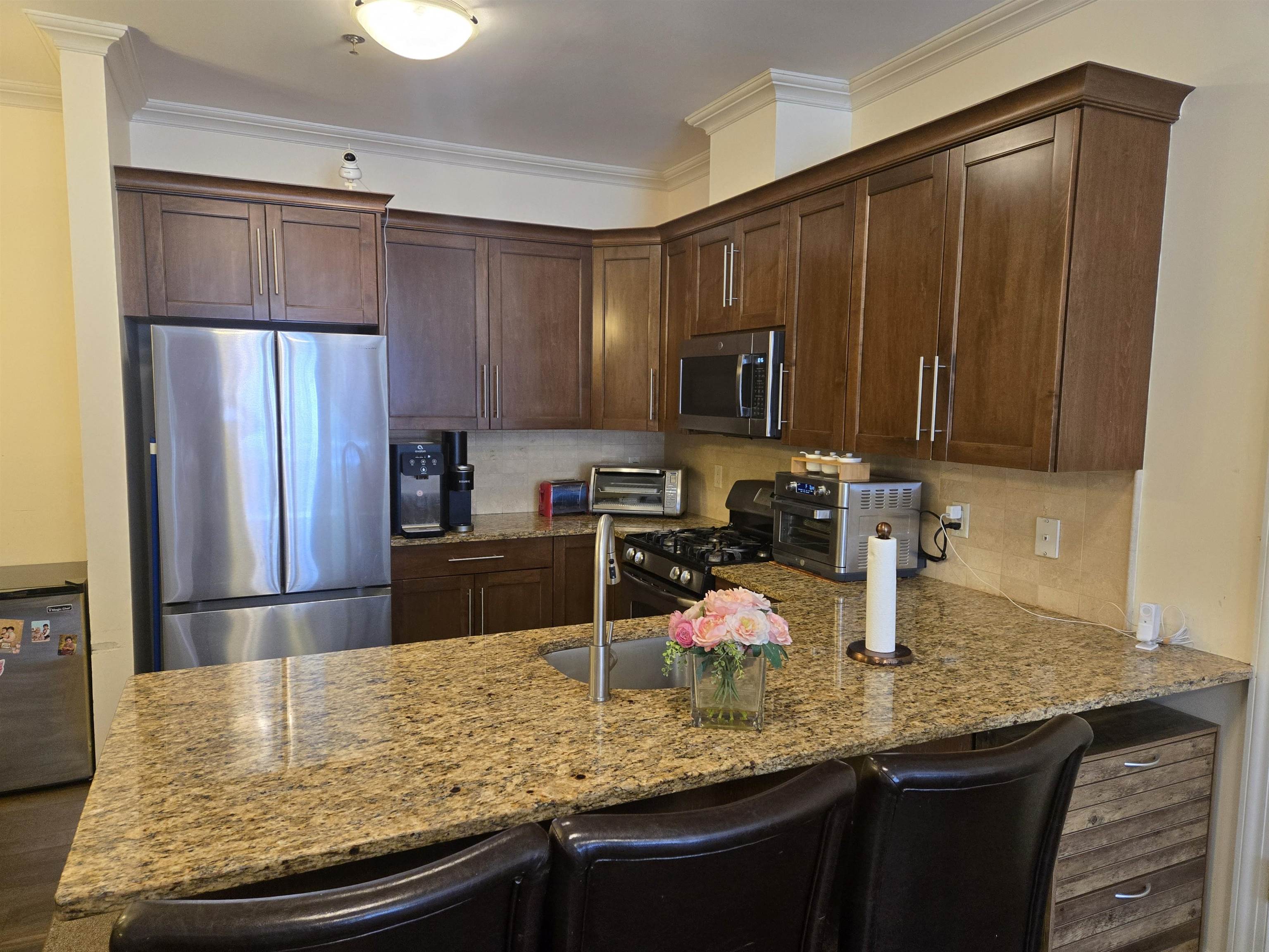 255 LAIRD AVE - Photo 5