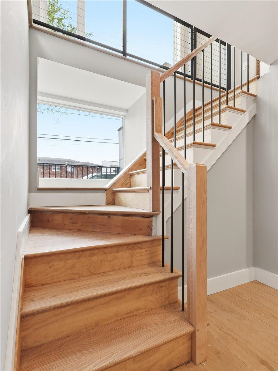 437 OGDEN AVE - Photo 3