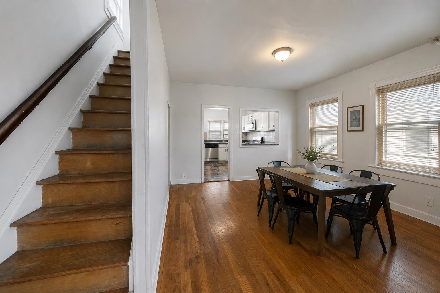 352 FOREST ST - Photo 2