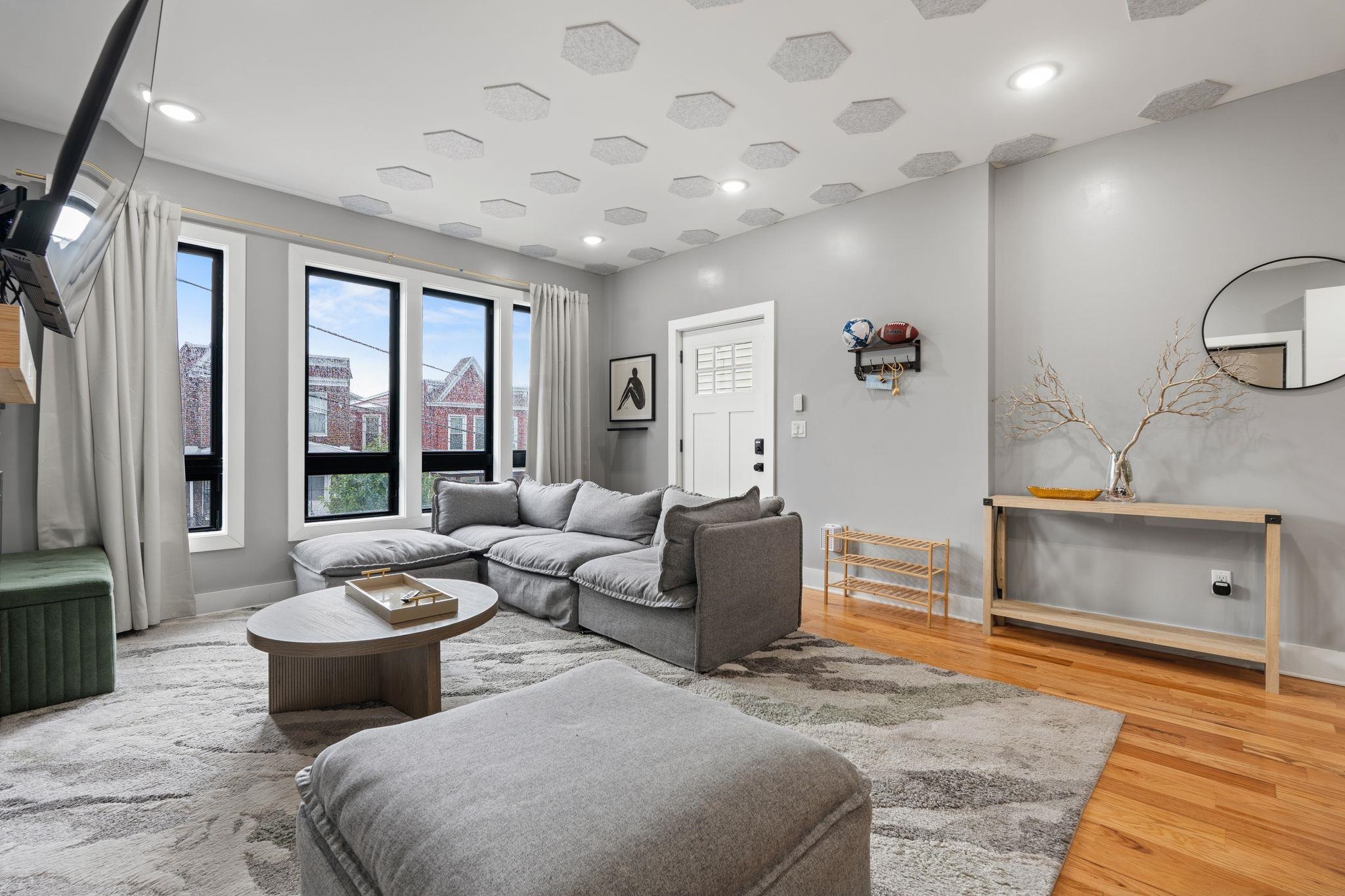 246 CLINTON AVE - Photo 3