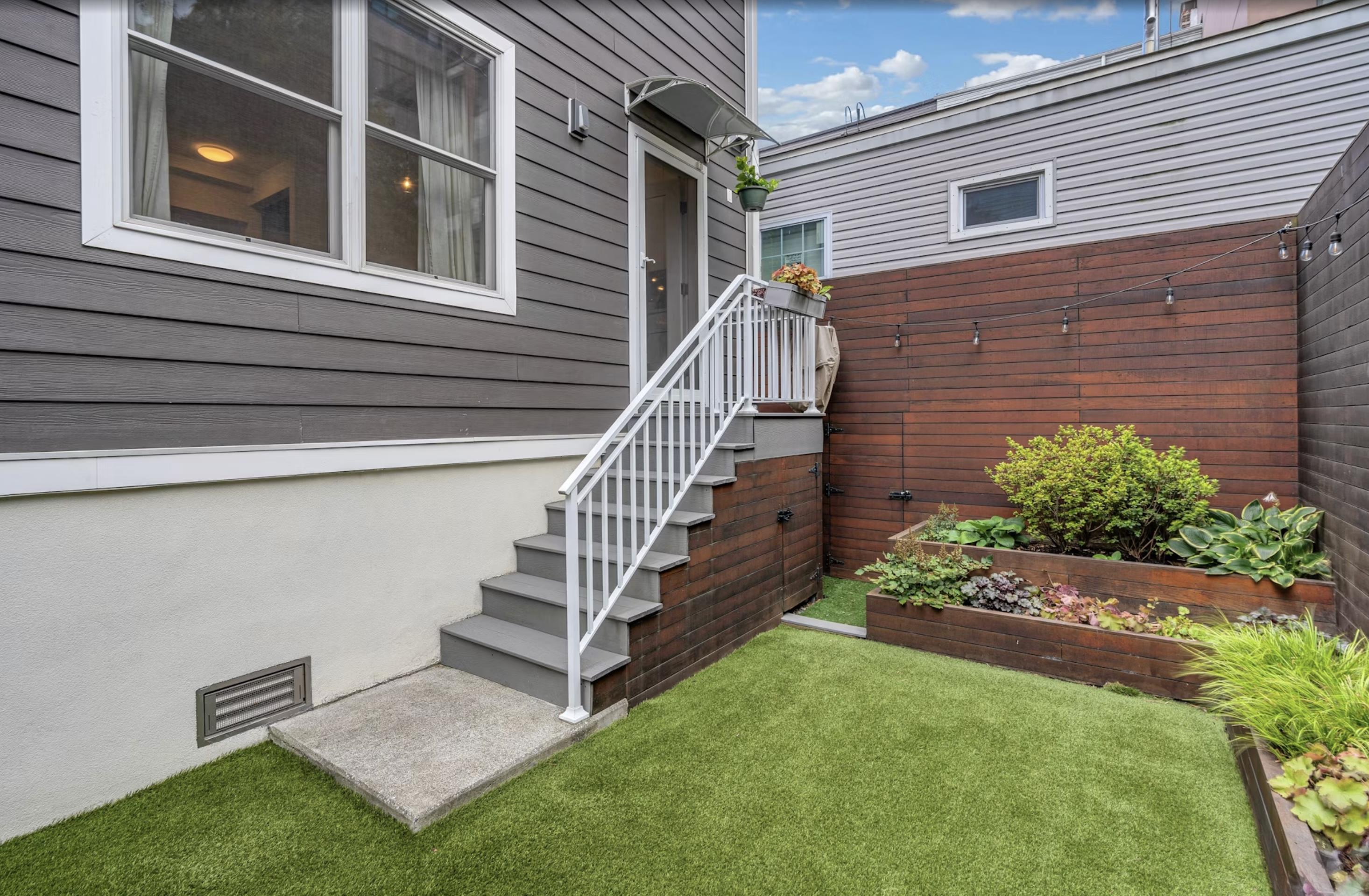 415 MONMOUTH ST #1