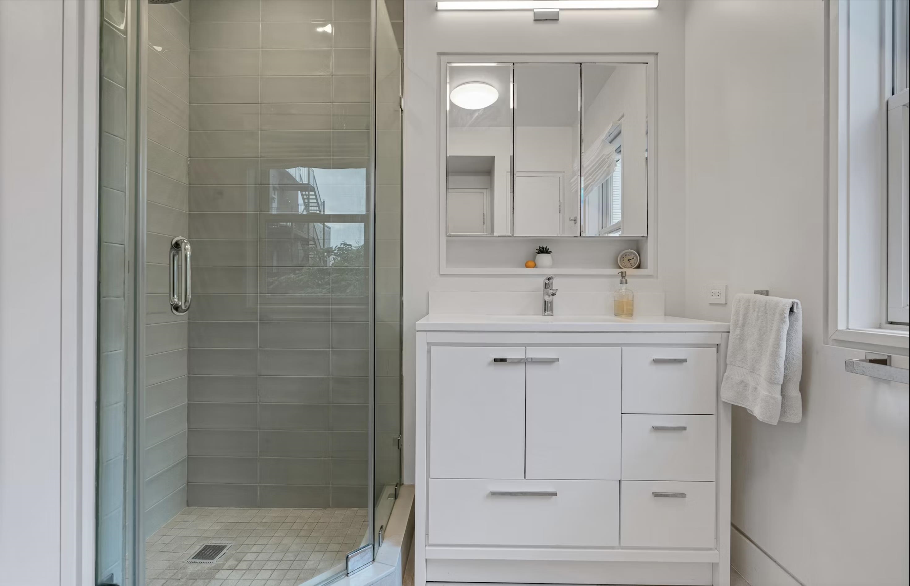 415 MONMOUTH ST #1