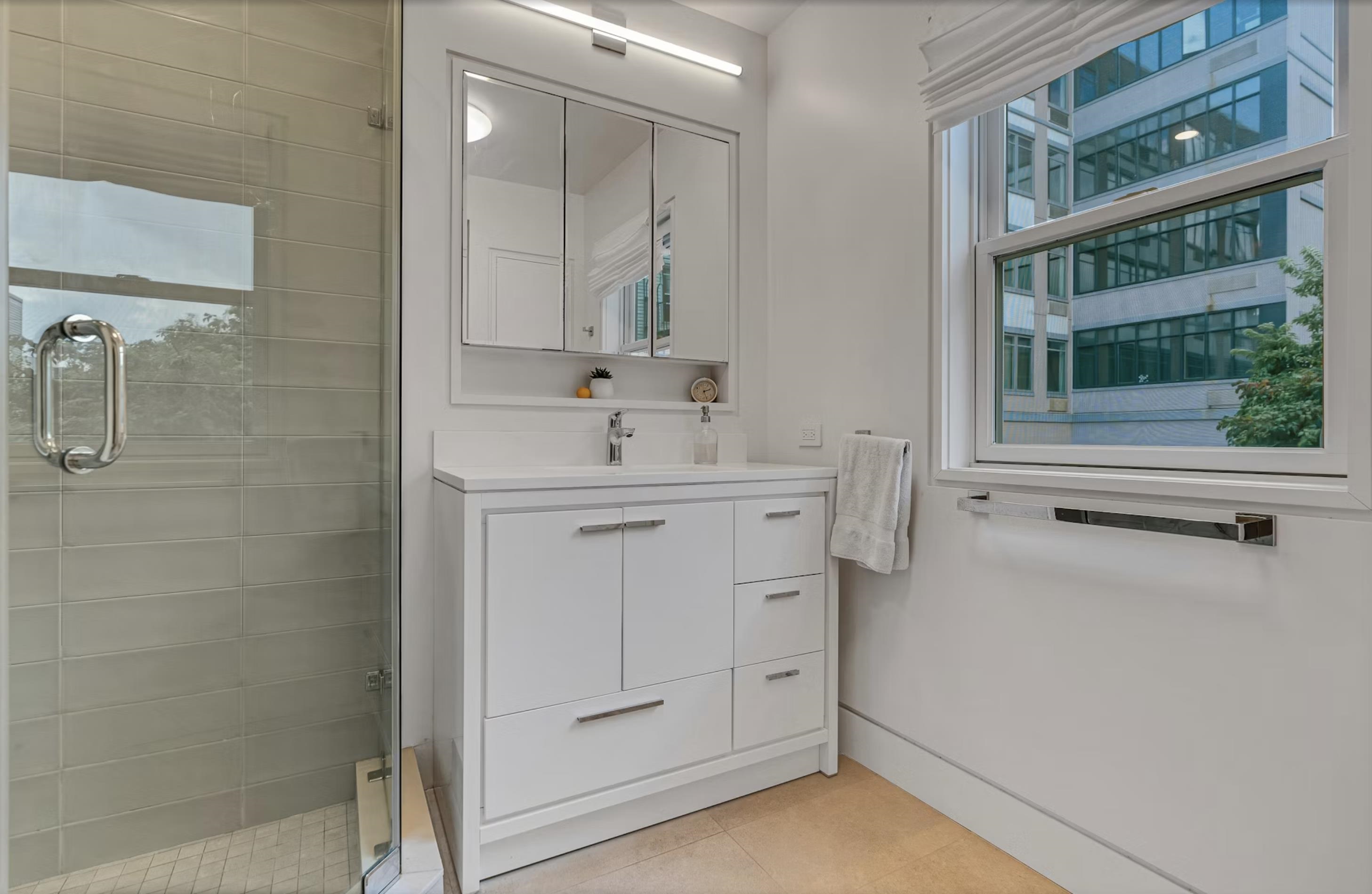 415 MONMOUTH ST #1