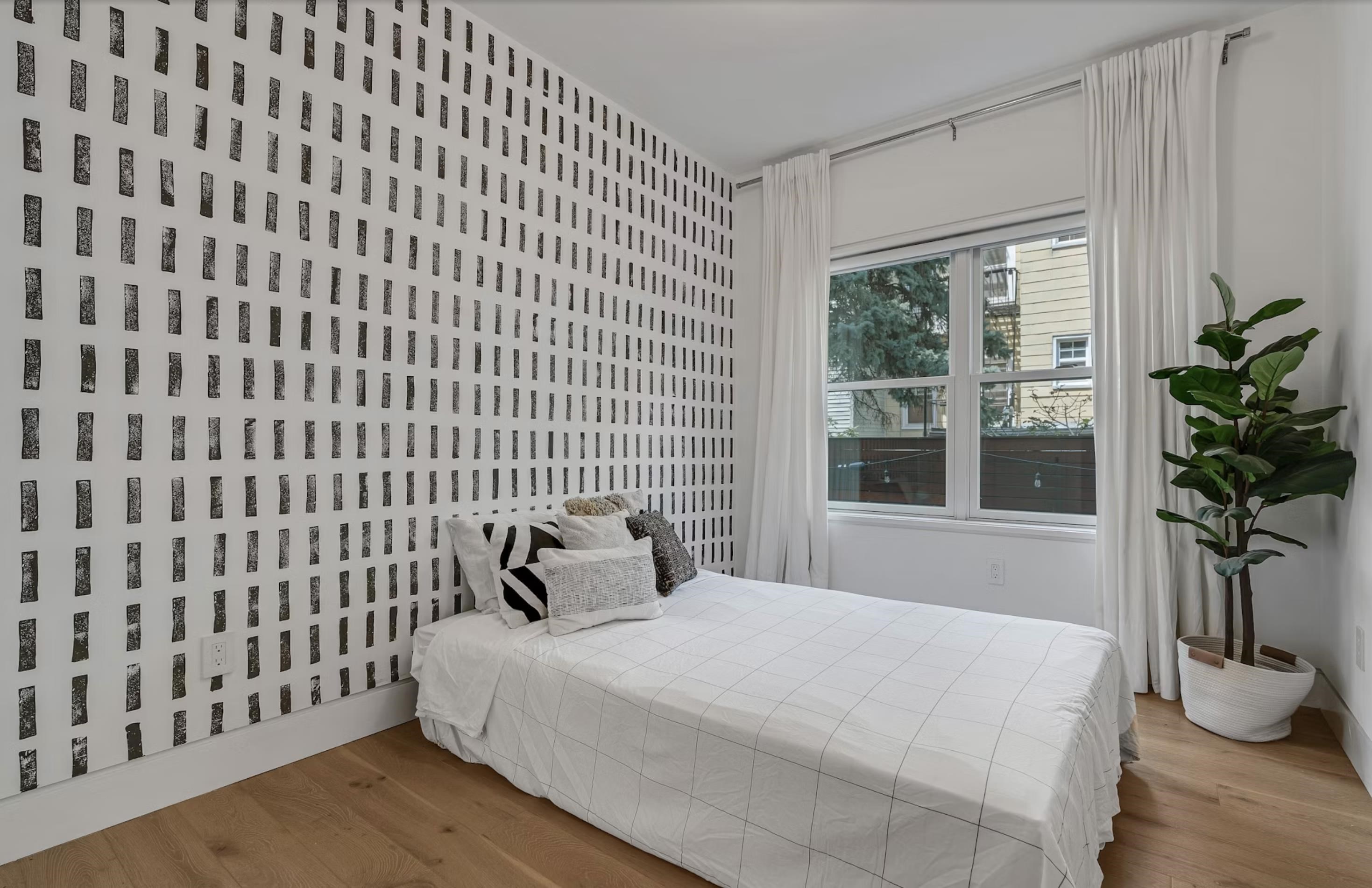 415 MONMOUTH ST #1