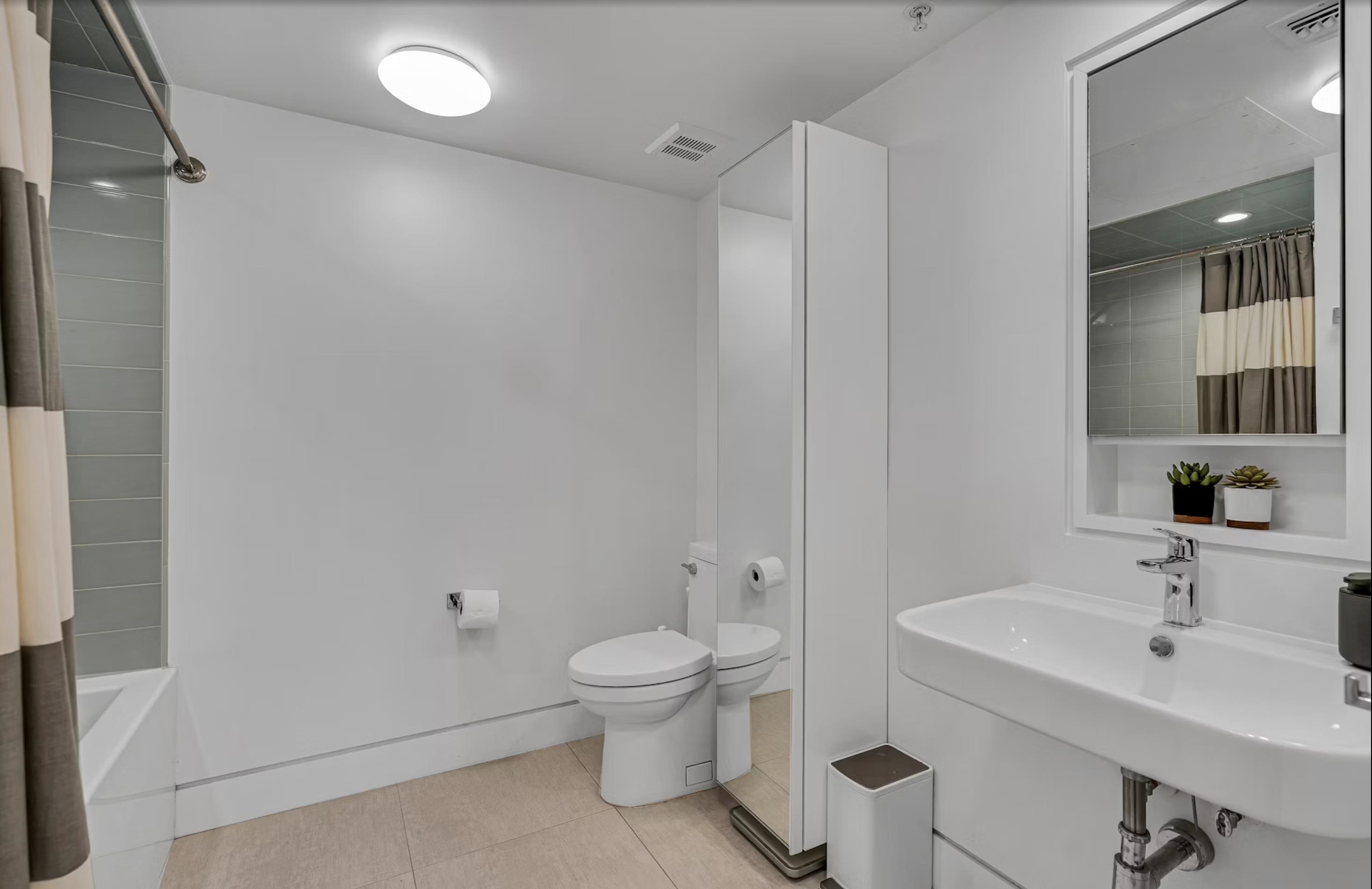 415 MONMOUTH ST #1