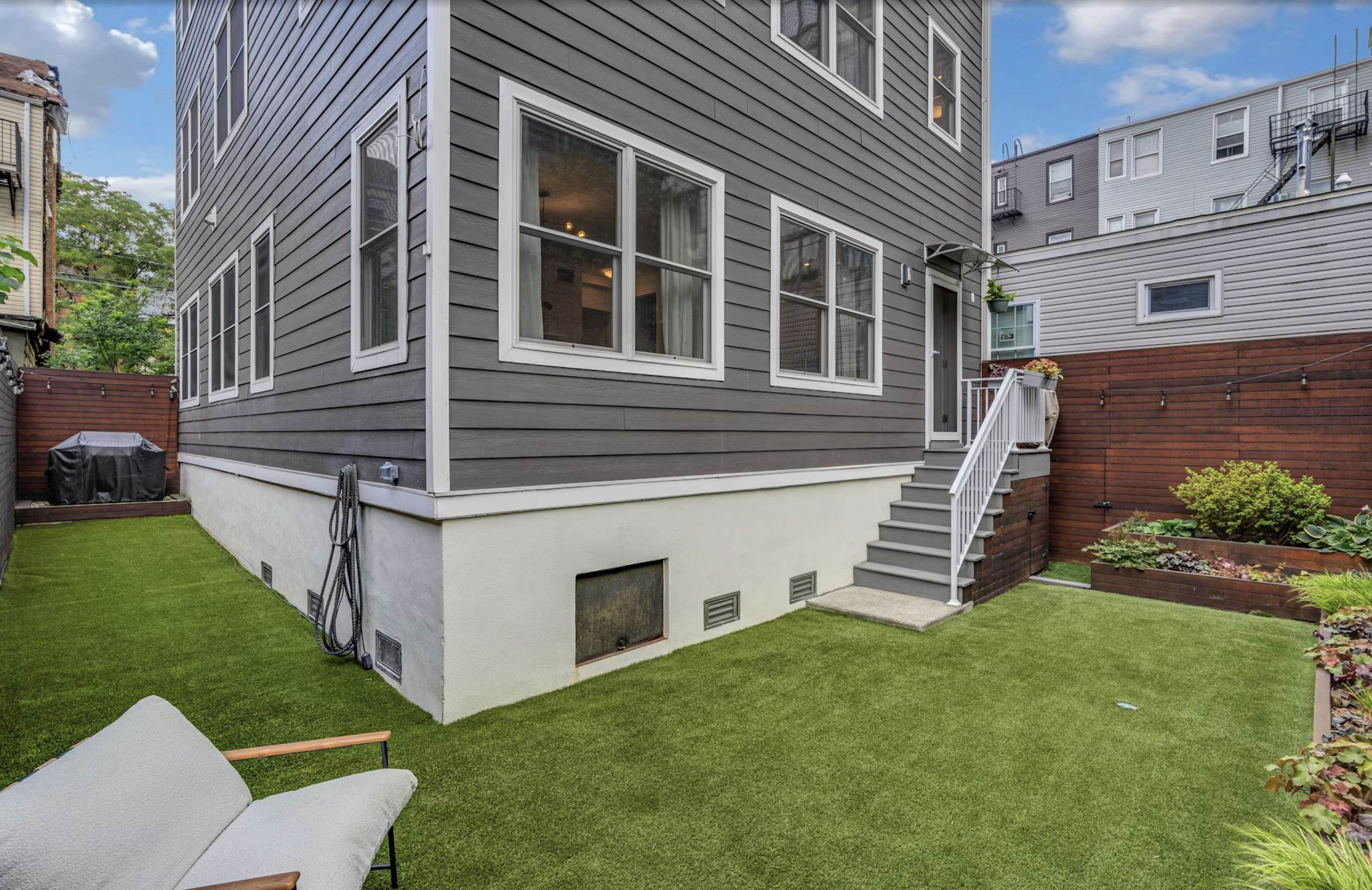 415 MONMOUTH ST #1