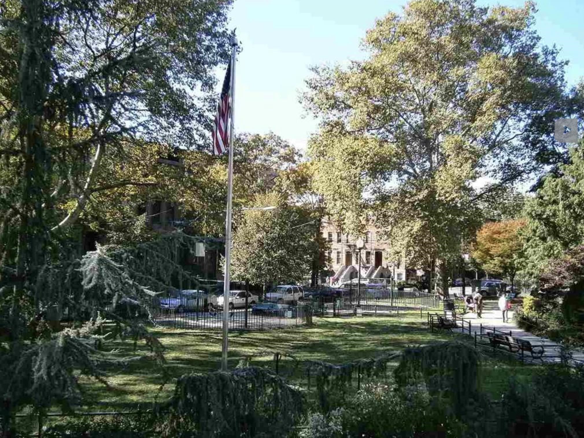 415 MONMOUTH ST #1