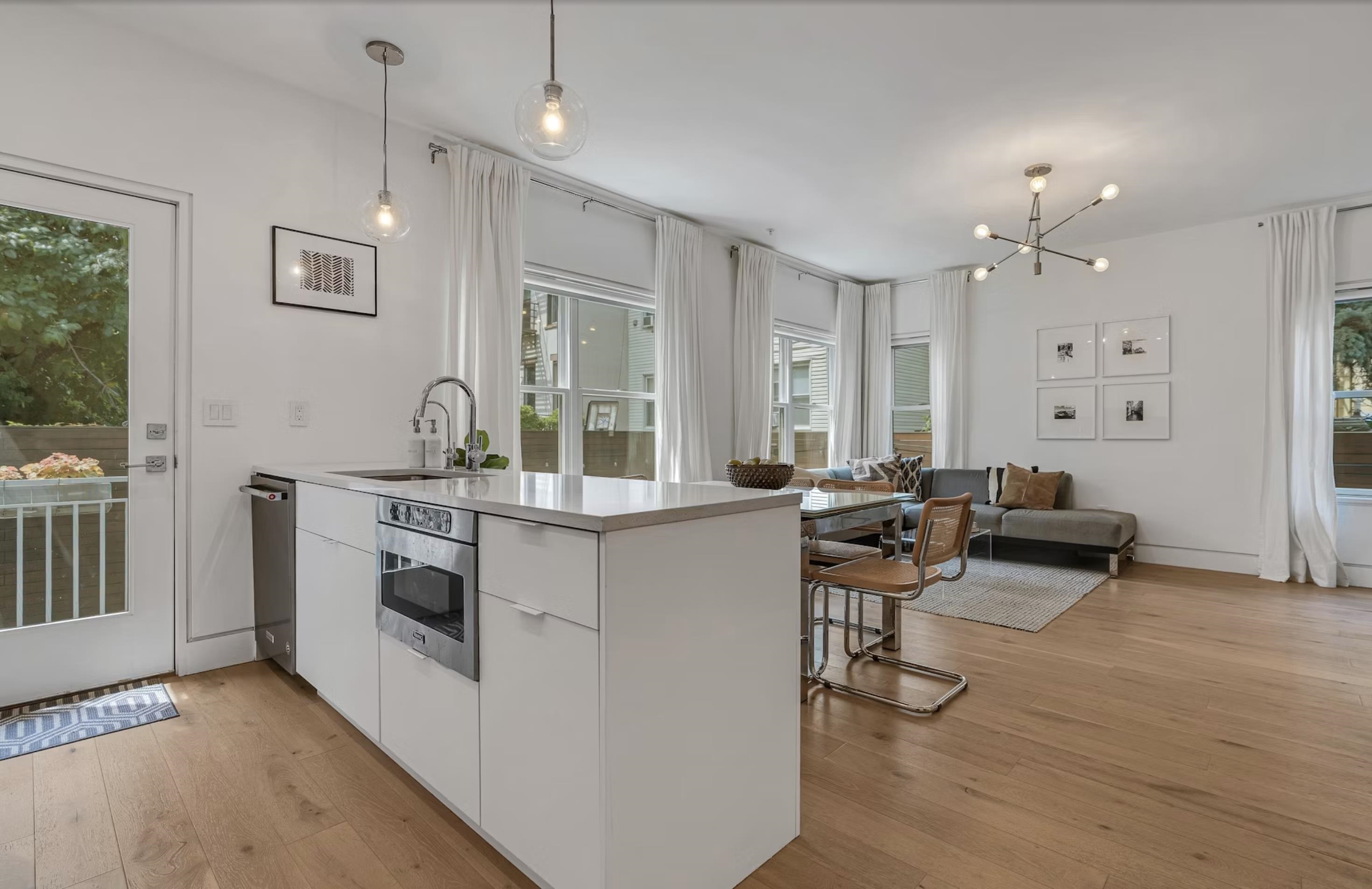 415 MONMOUTH ST #1