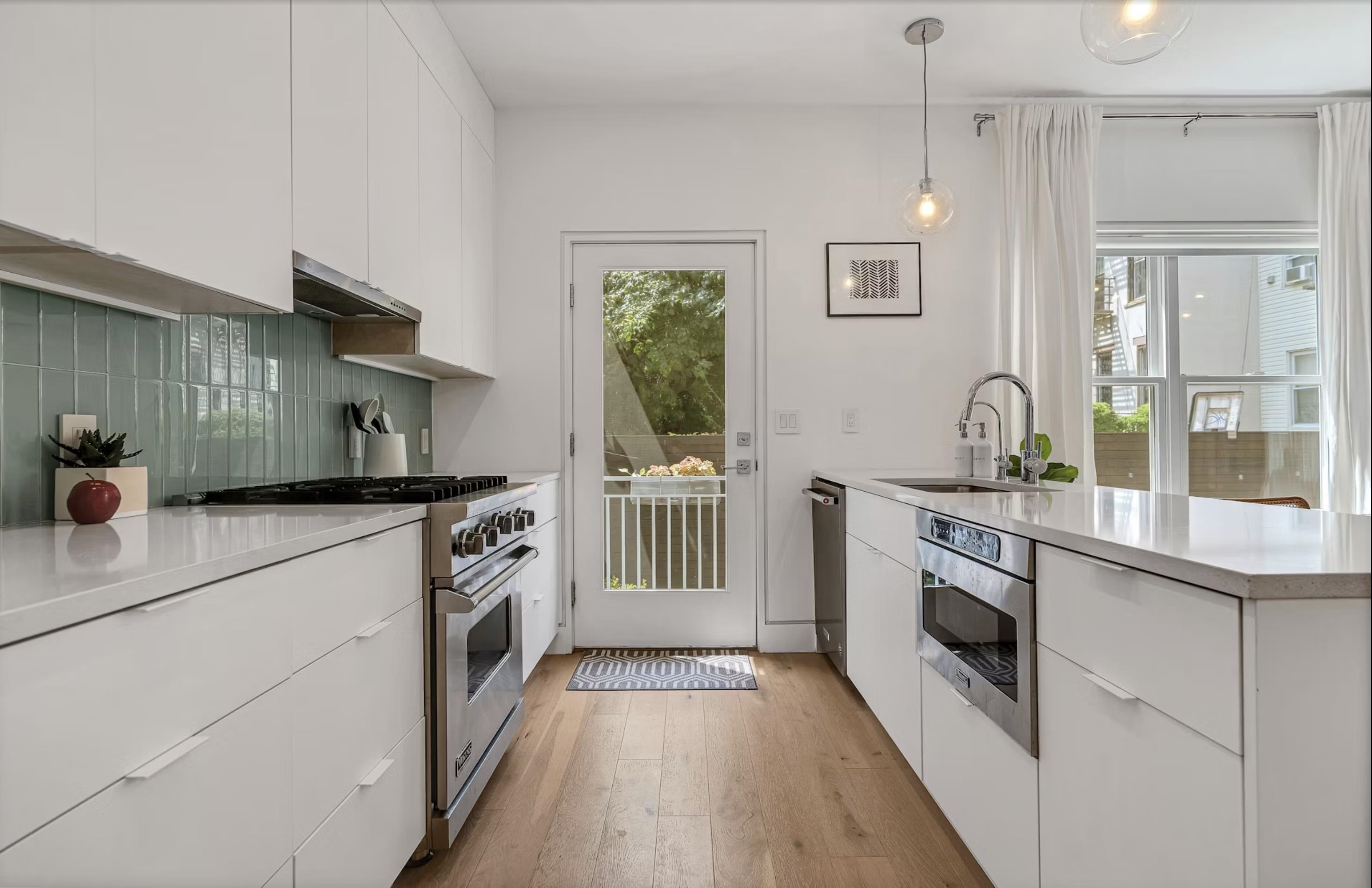 415 MONMOUTH ST #1