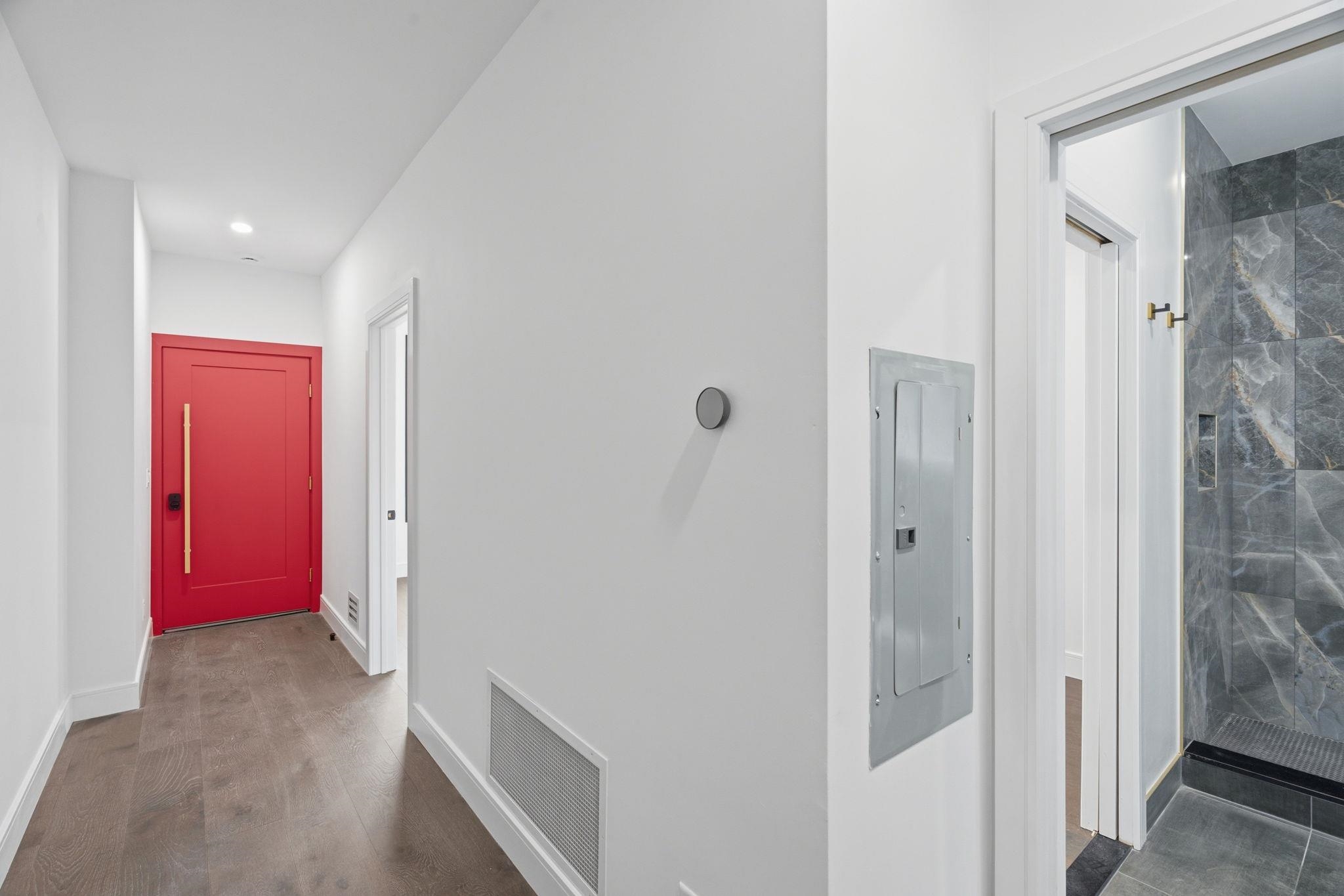 9 MINERVA ST - Photo 3