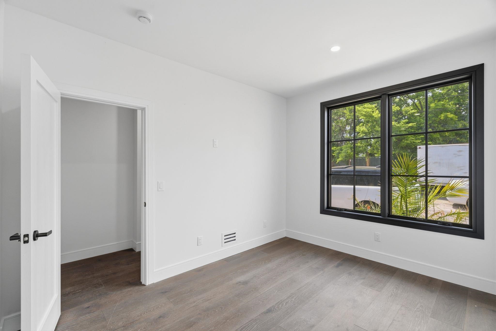 9 MINERVA ST - Photo 4