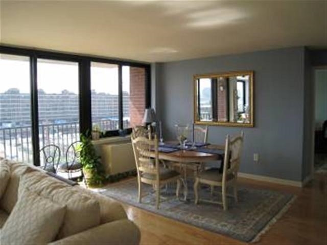 700 GROVE ST - Photo 3