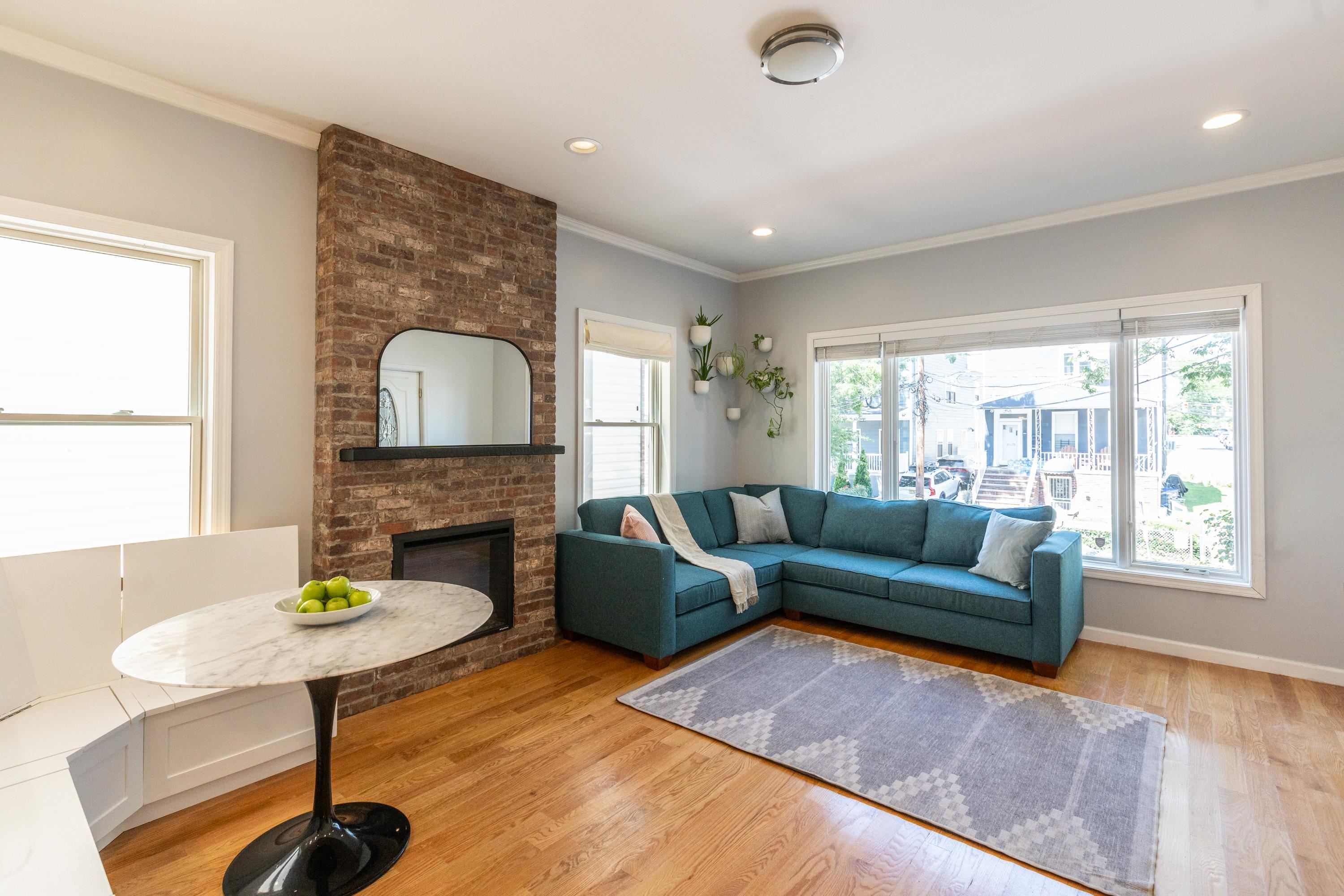 55 WAVERLY ST #1
