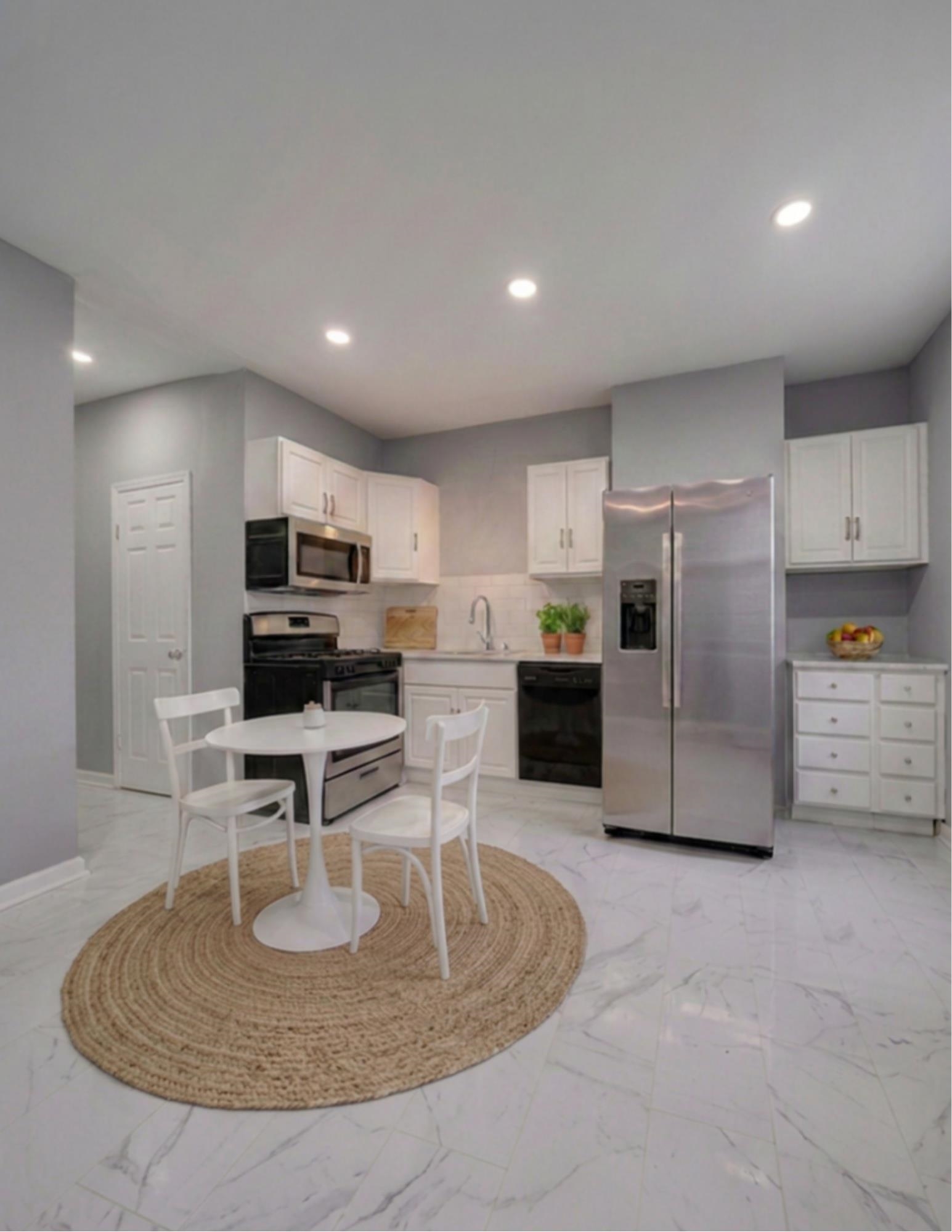 296 EGE AVE - Photo 2