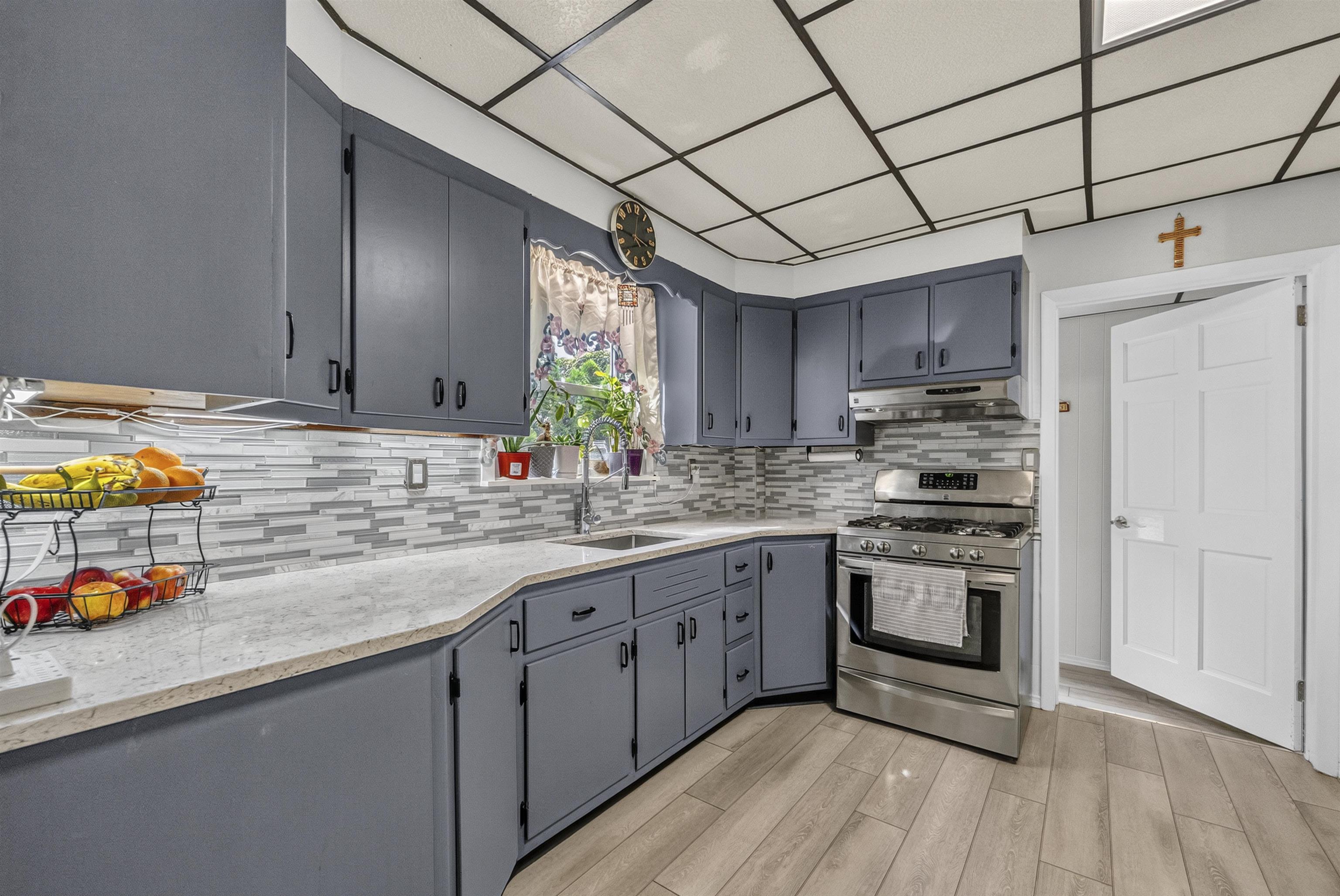 19 EAST 14TH ST - Photo 3