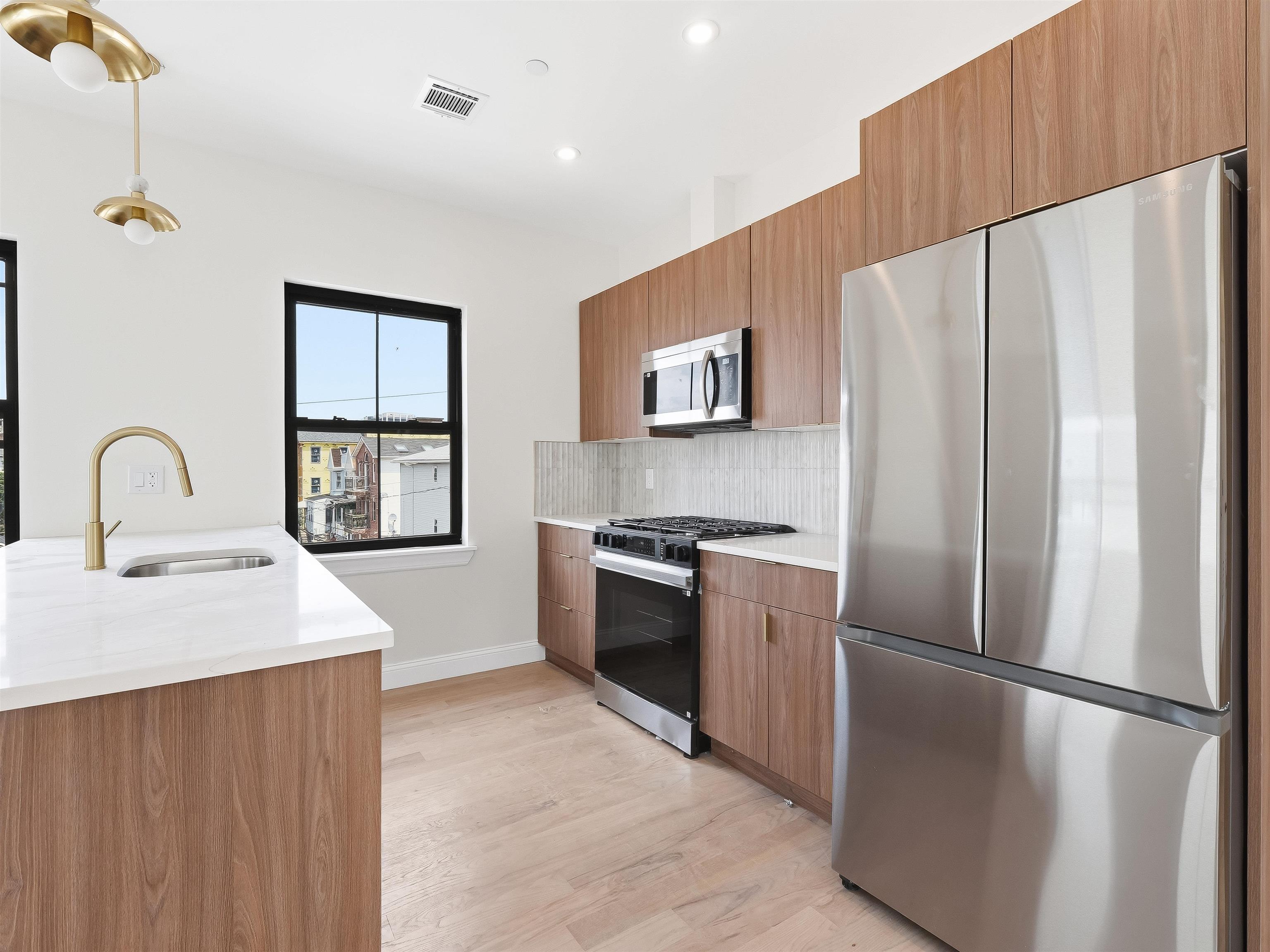 29 WELDON ST #3