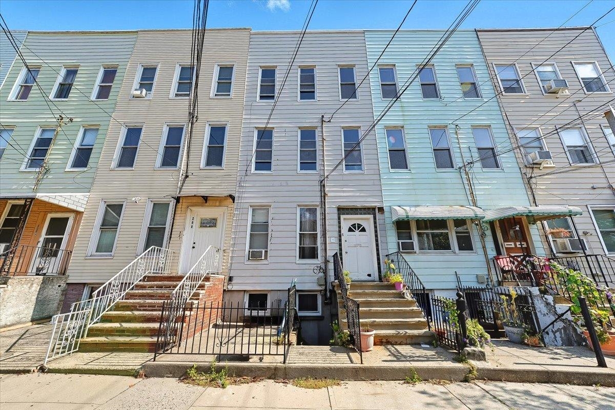 198 BOWERS ST #3