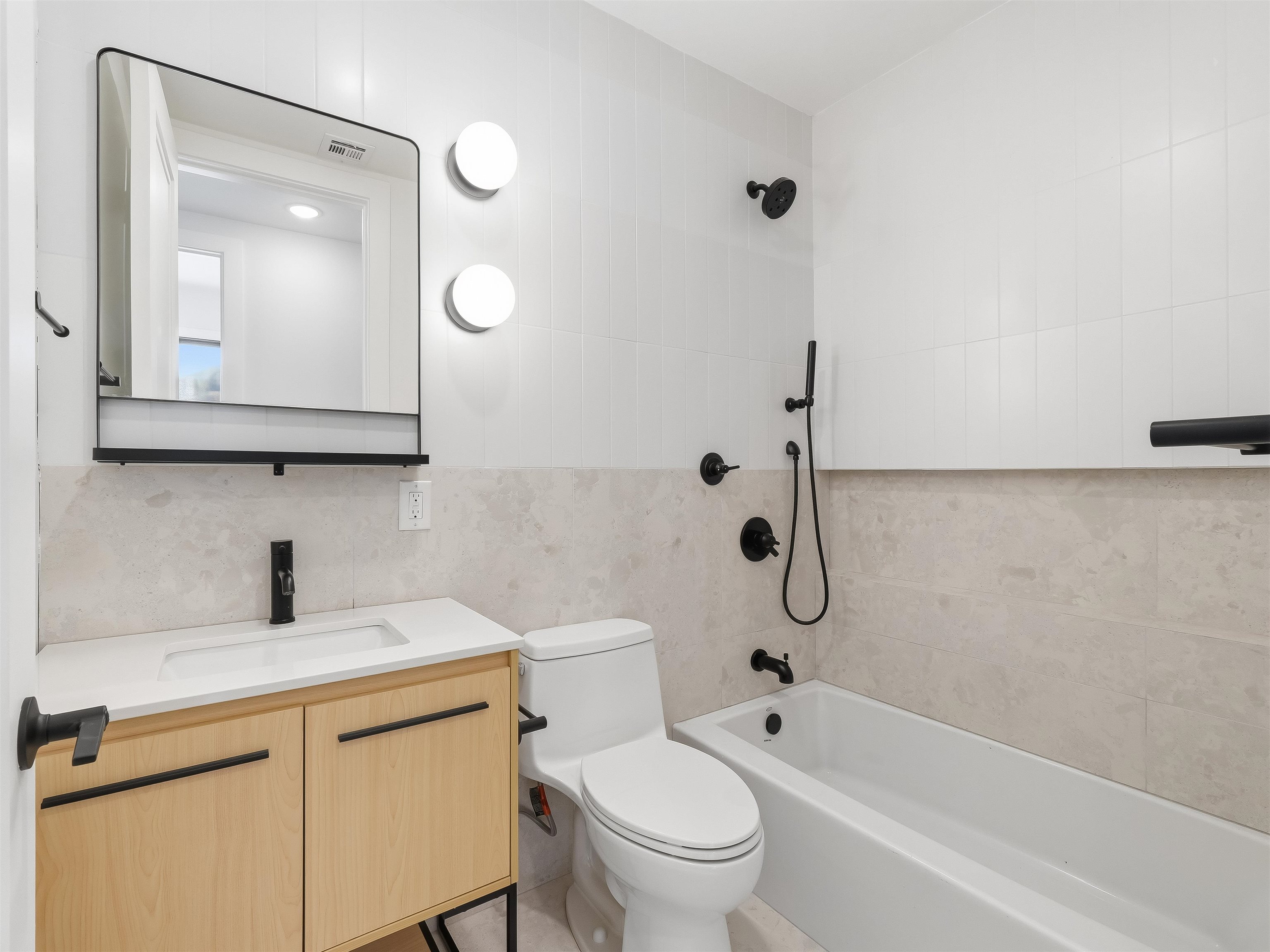 256 CLAREMONT AVE #3