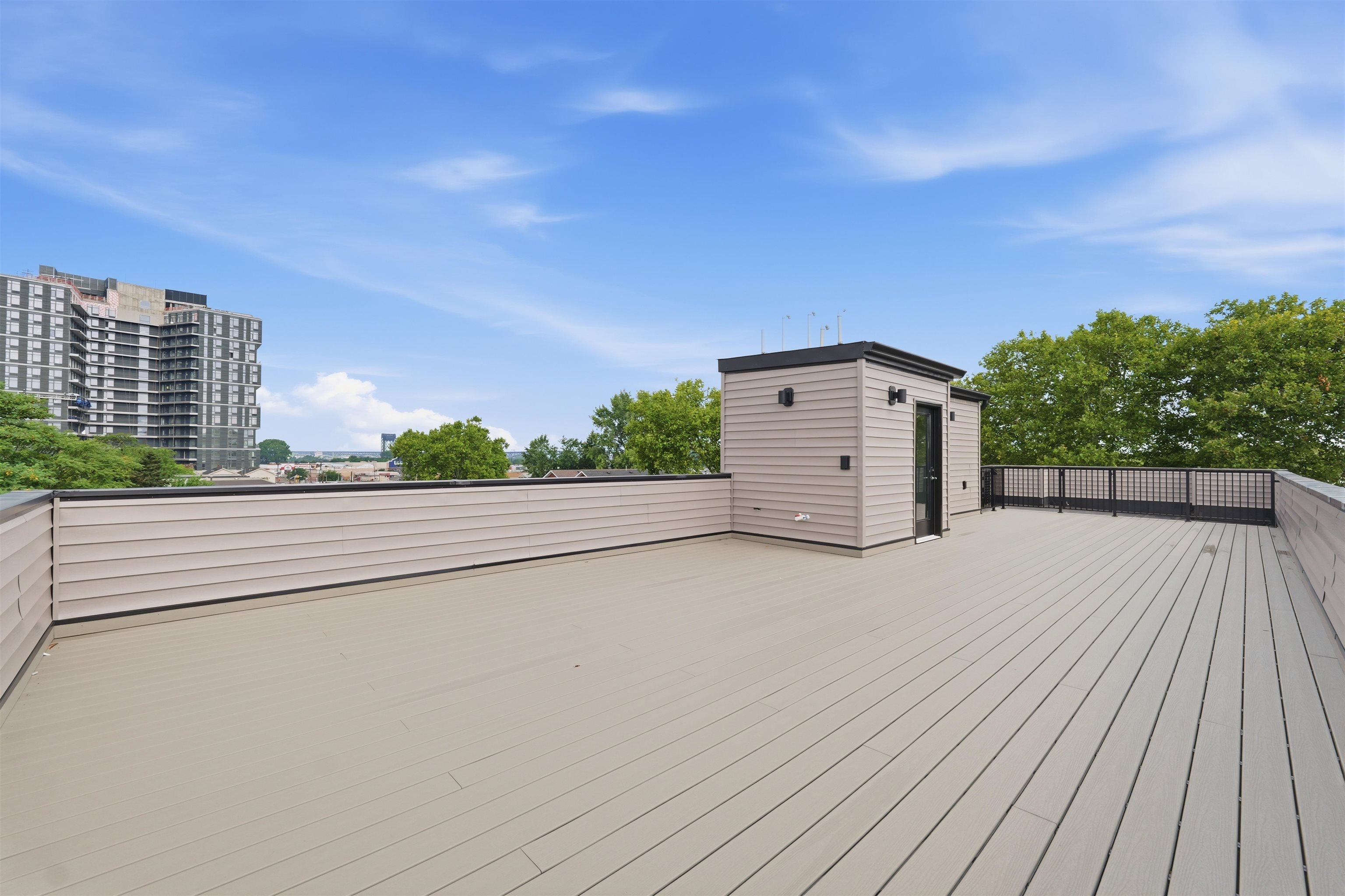 389 VIRGINIA AVE #3