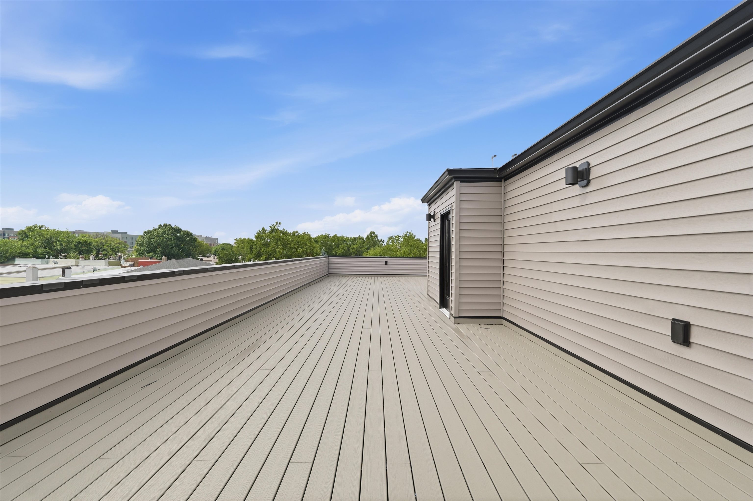 389 VIRGINIA AVE #3