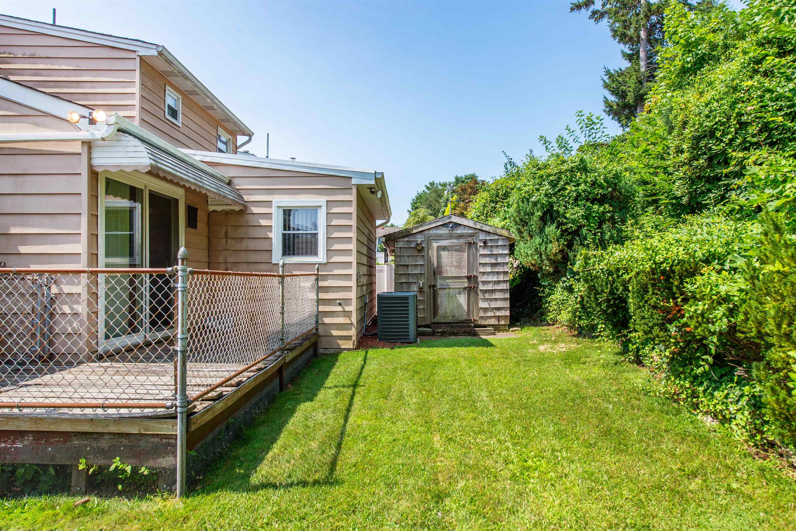 123 6TH ST - Photo 4