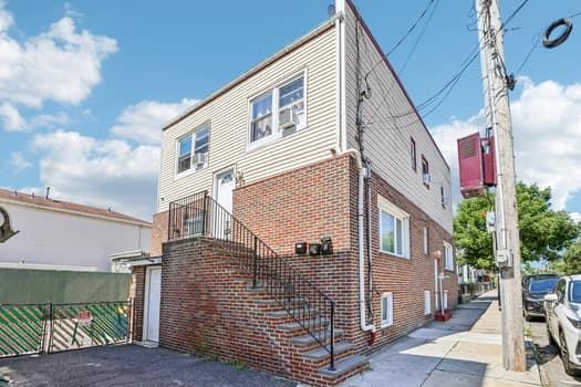 407 67TH ST - Photo 3