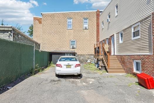 407 67TH ST - Photo 4