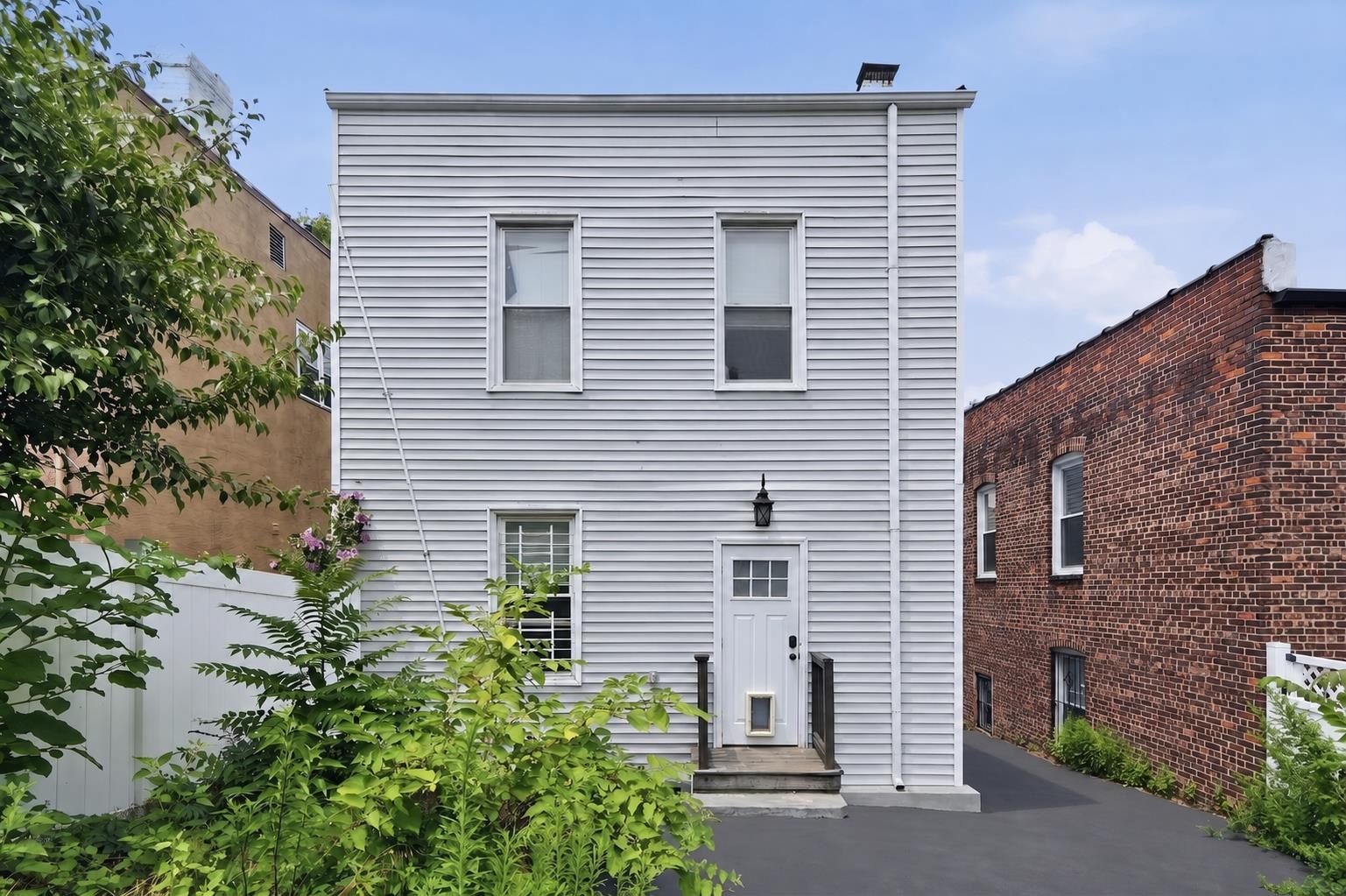 676 LIBERTY AVE