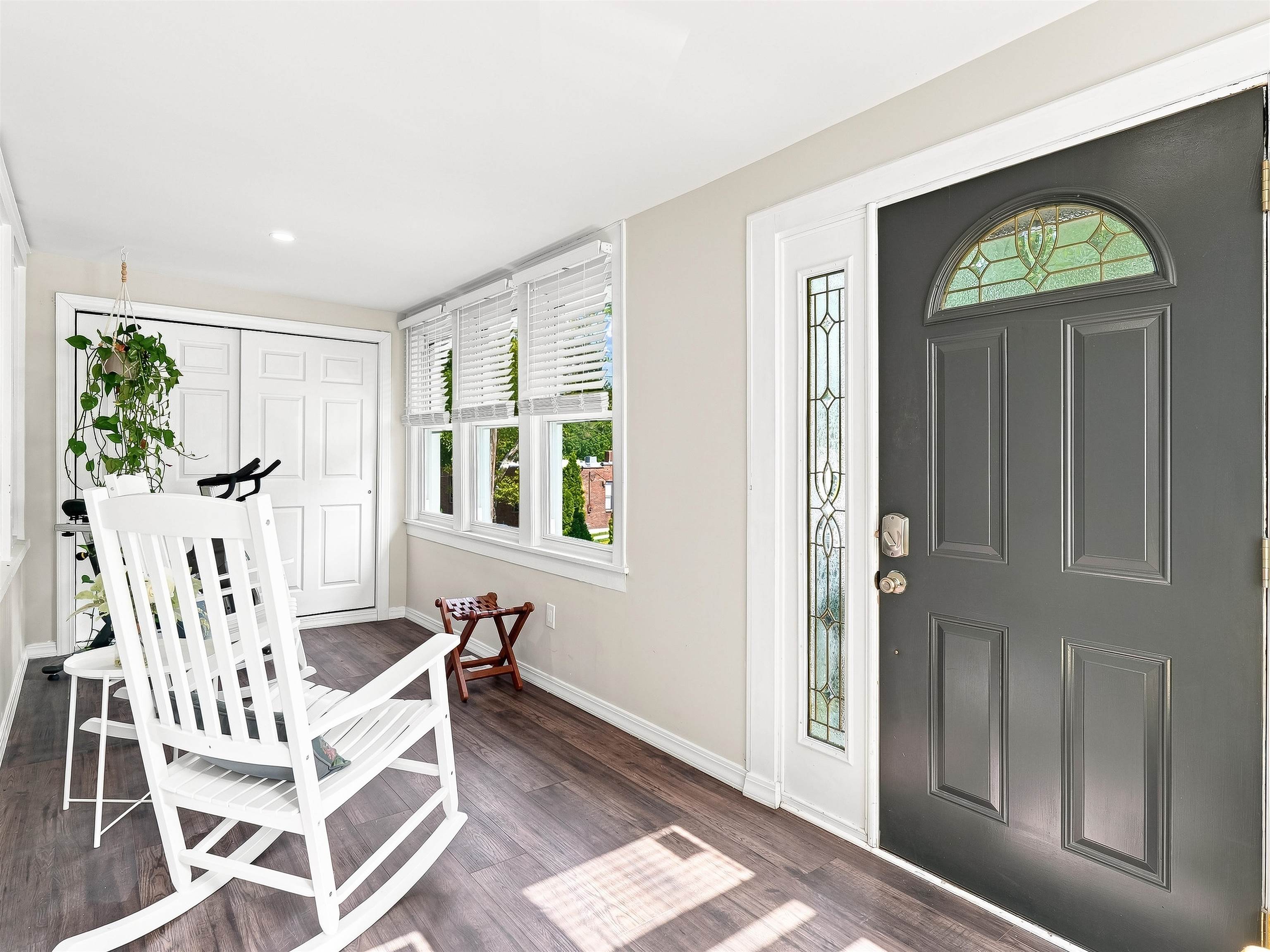 26 LINWOOD AVE - Photo 2