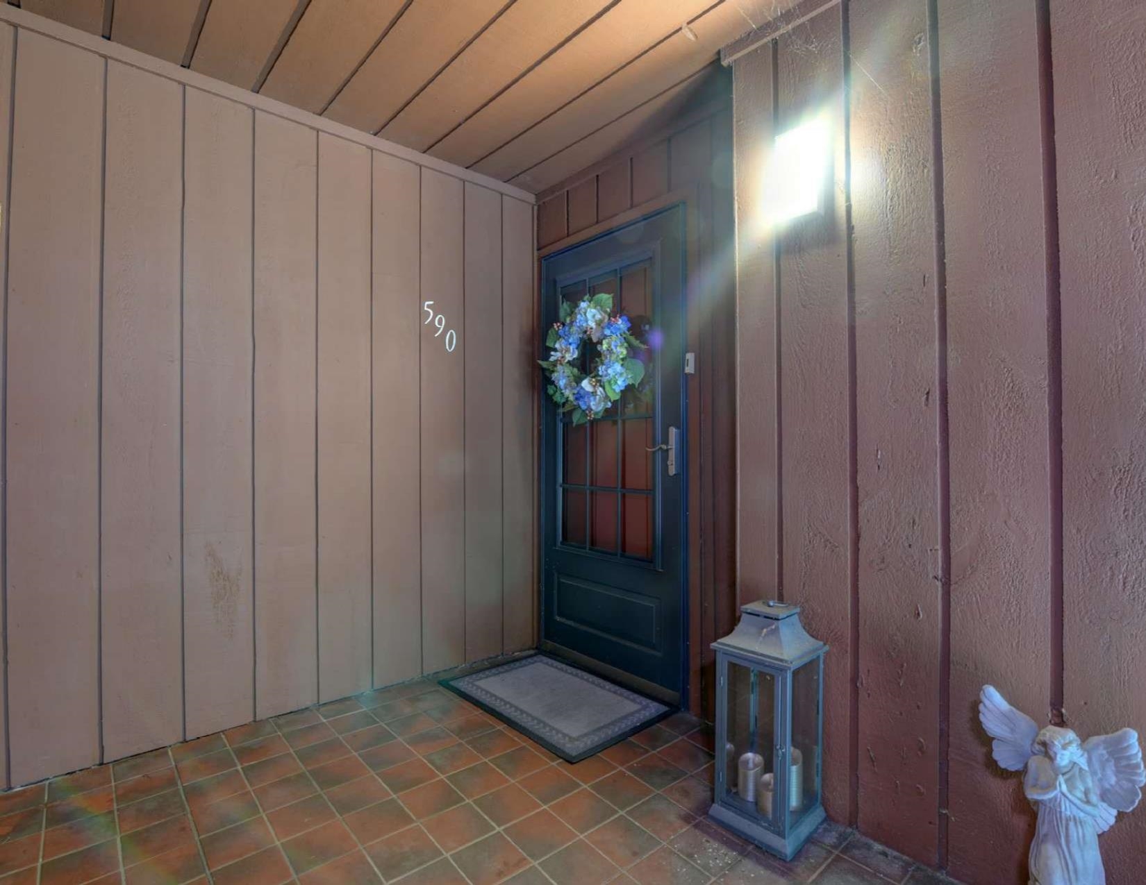 590 SANDERLING CT - Photo 2