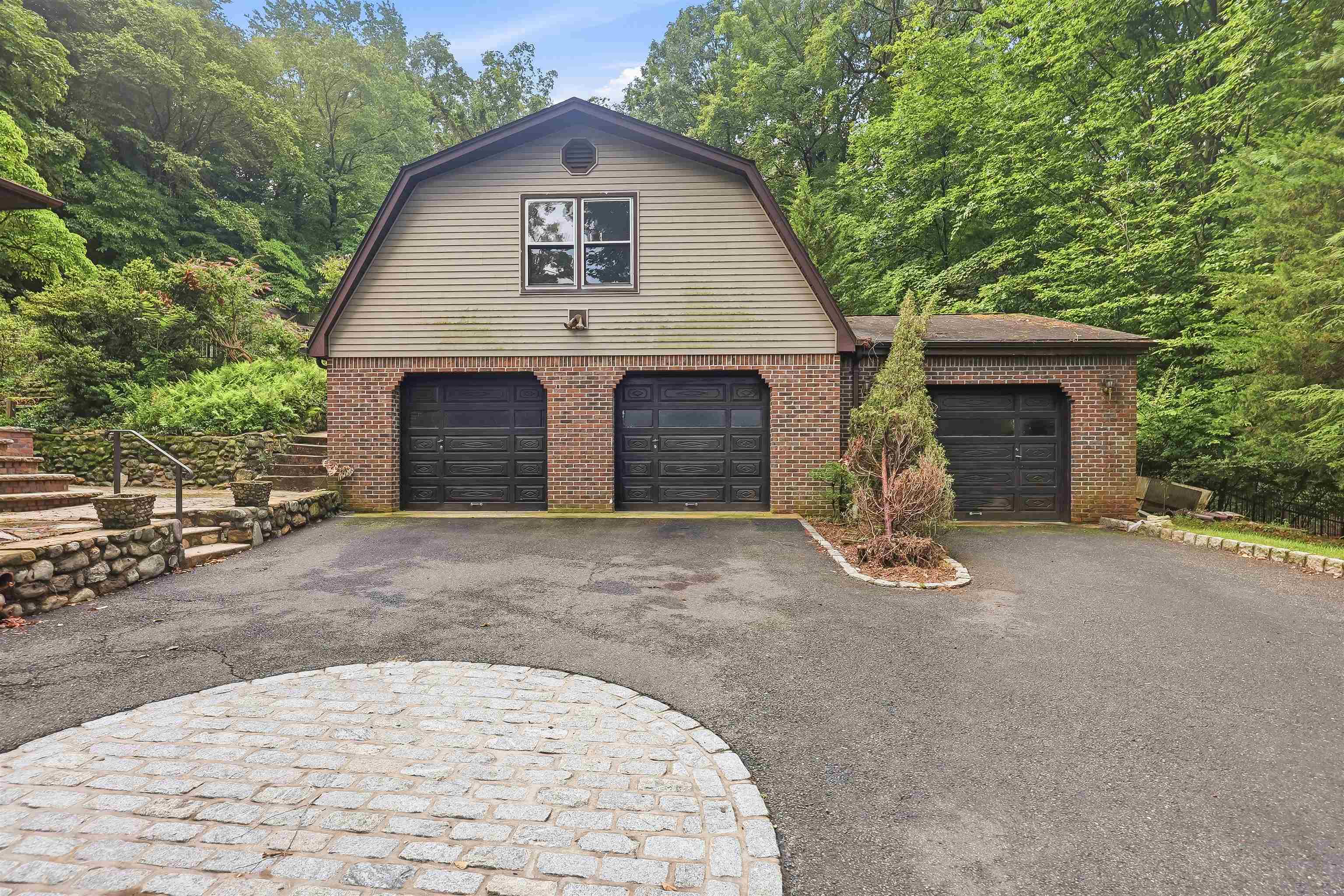 41 CREST RD - Photo 2