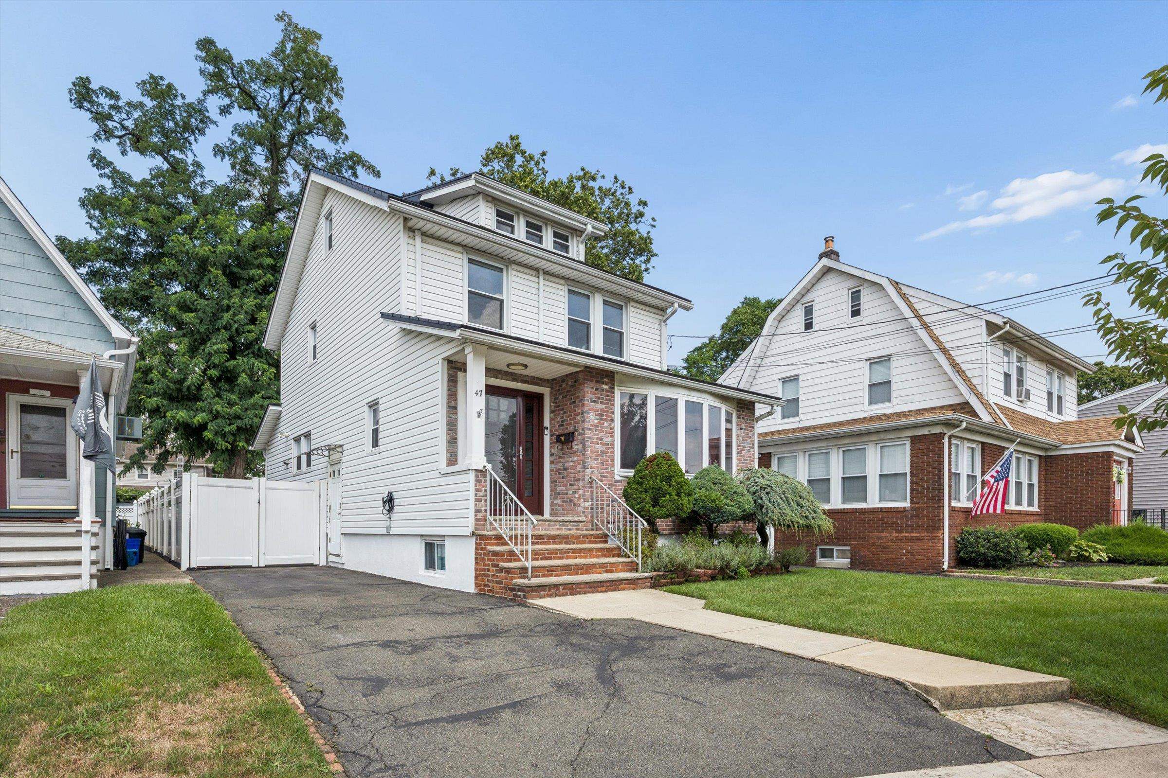 47 KEARNEY ST - Photo 2