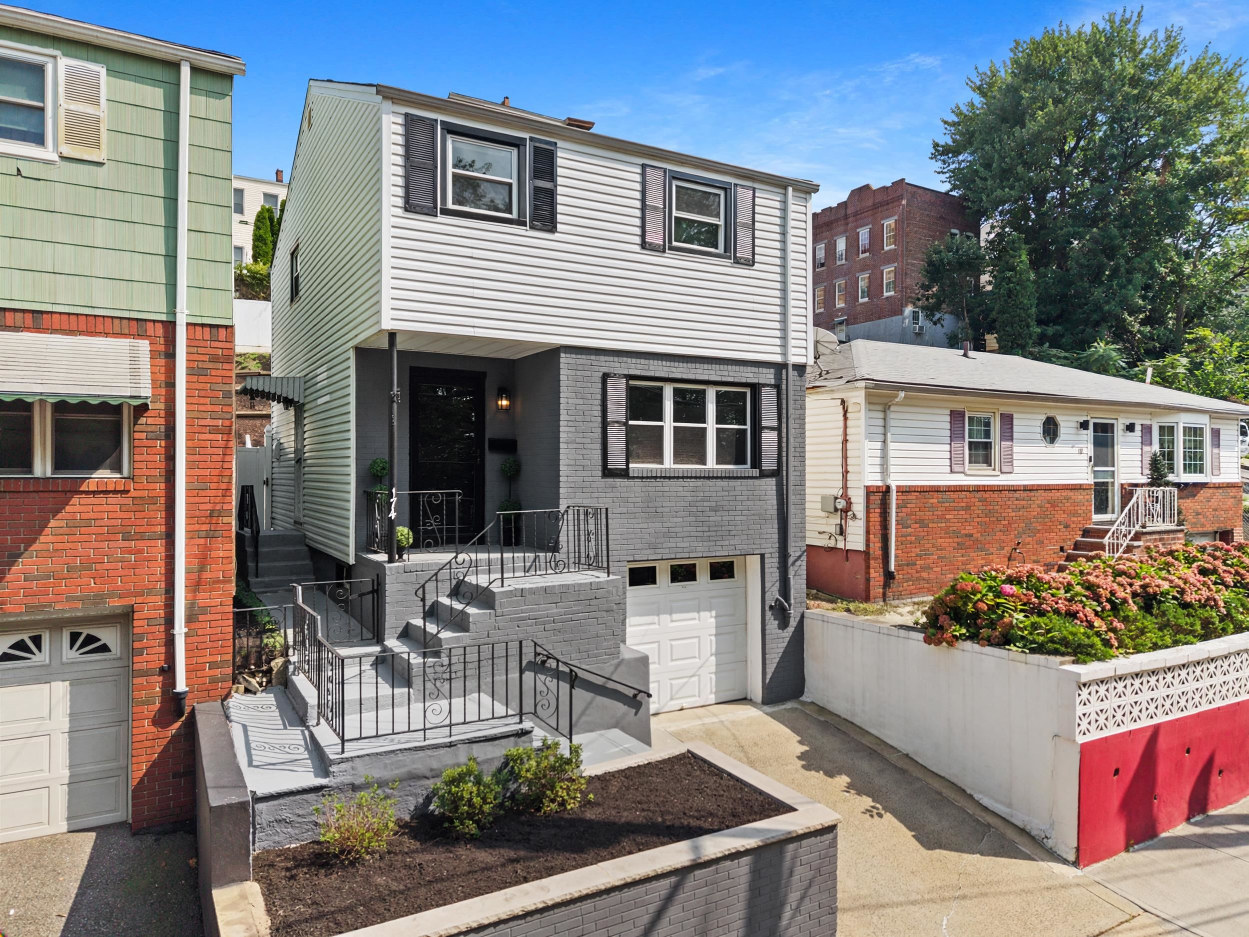 174 TERRACE AVE - Photo 2