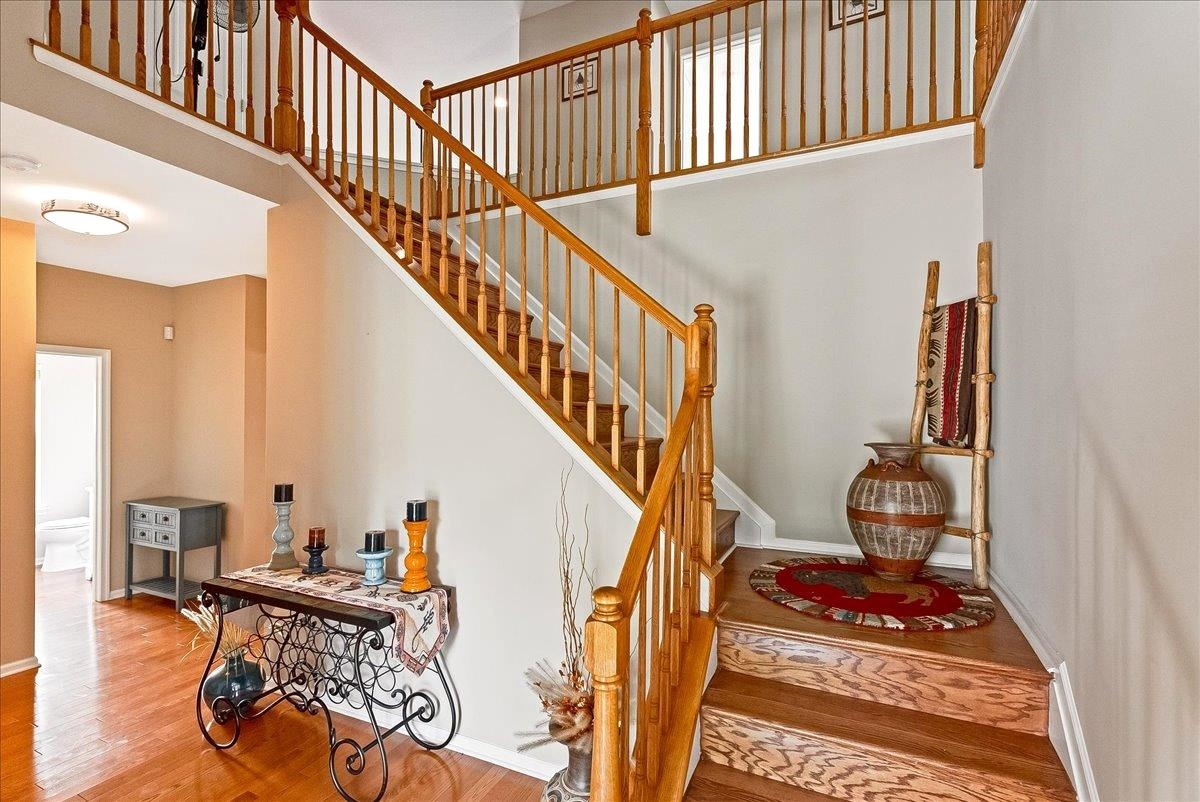 23 CRESCENT RD - Photo 2