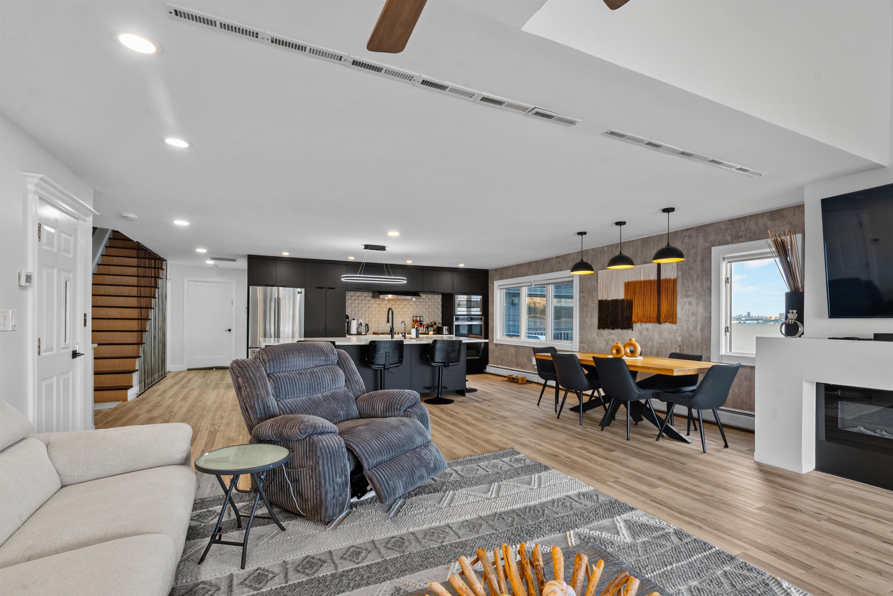 4B COVE LANE