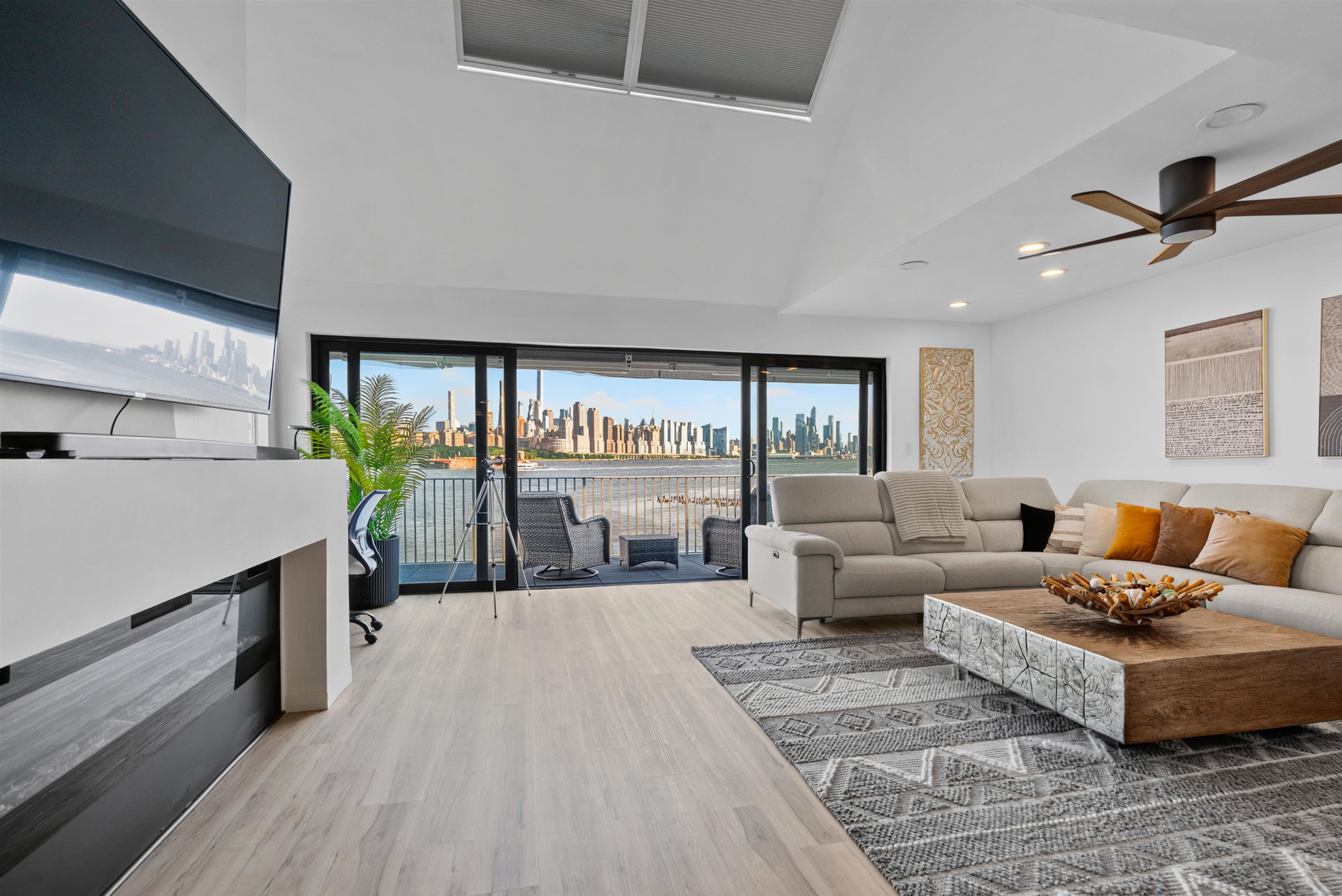 4B COVE LANE