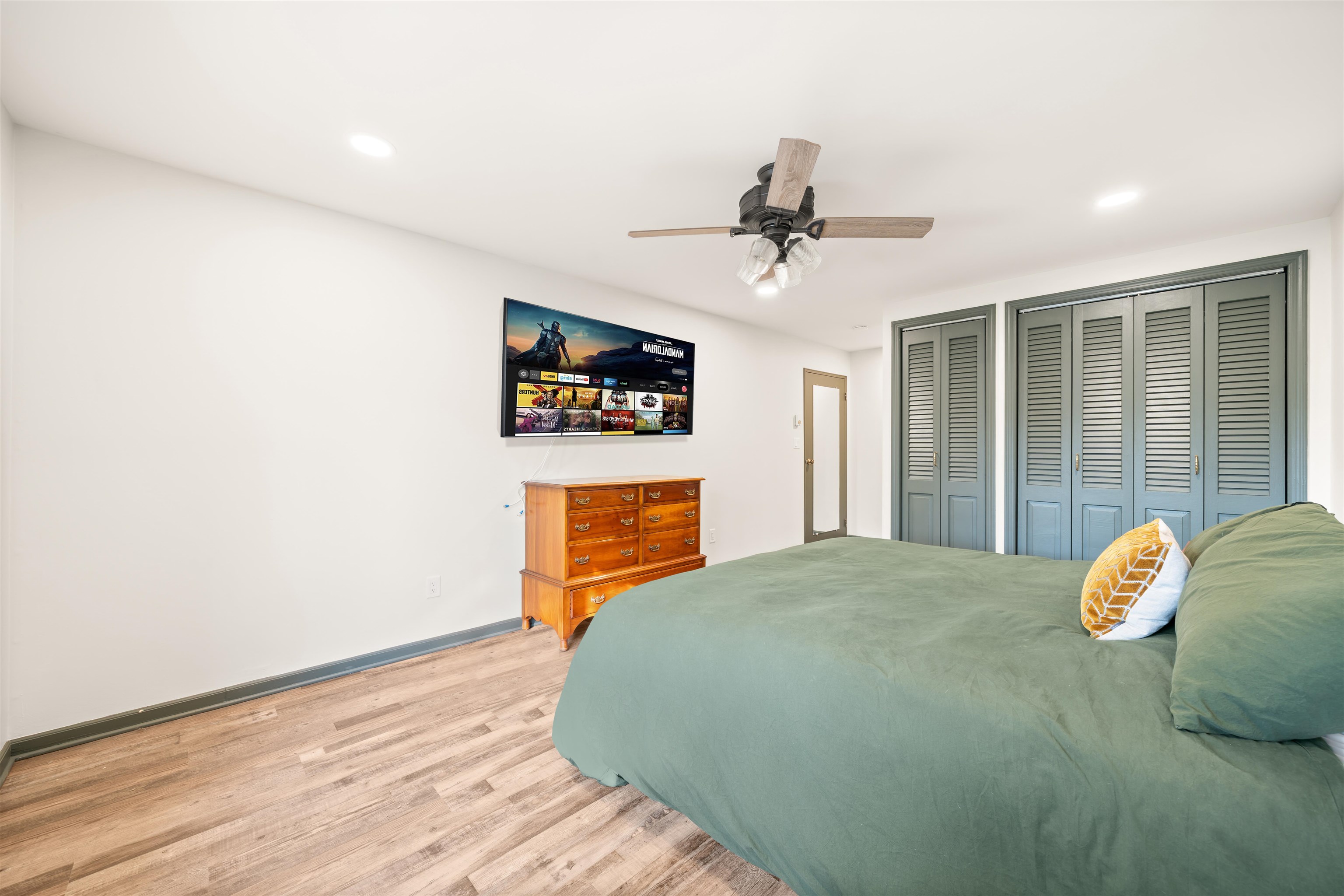 876 JOHN F KENNEDY BLVD #3B