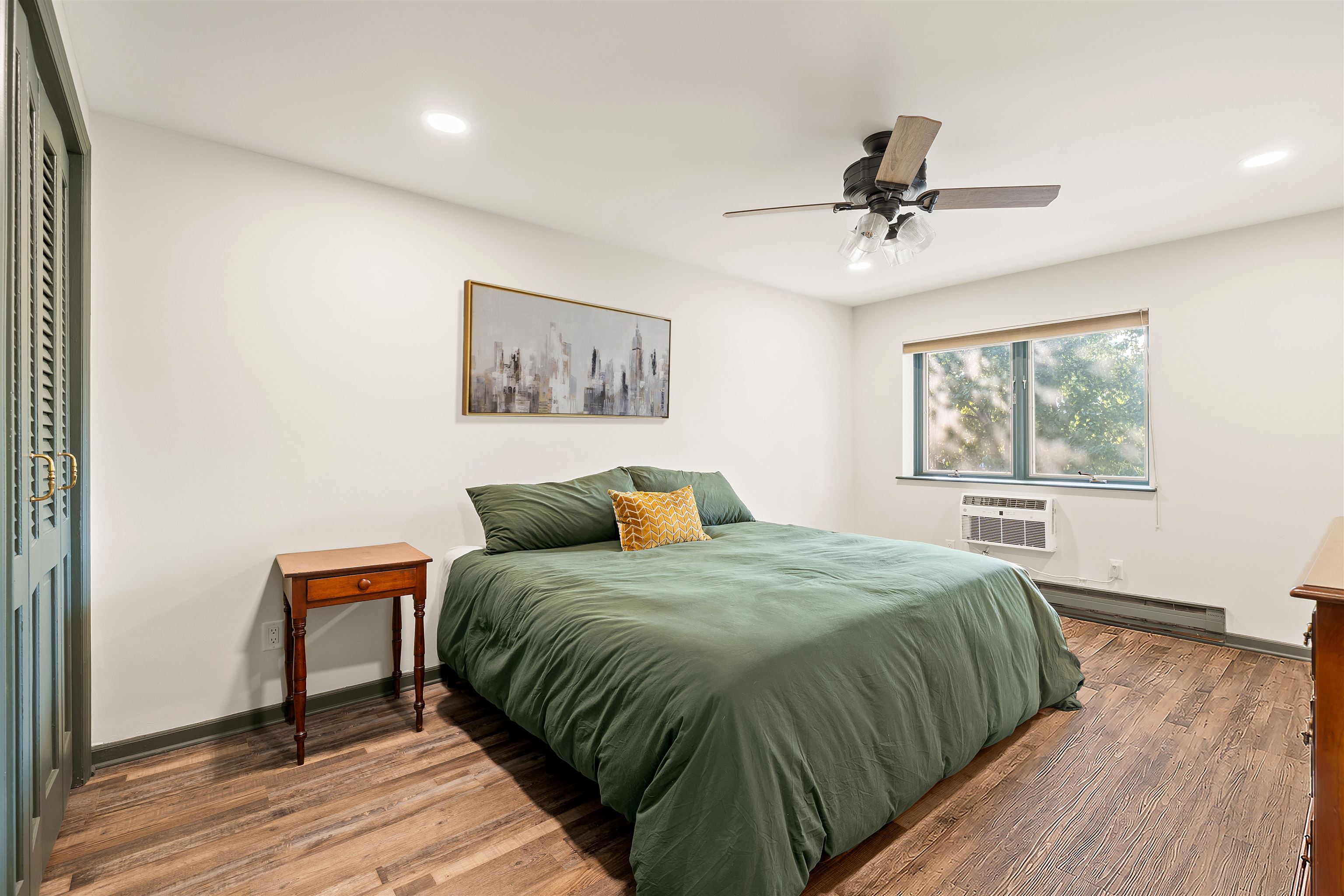 876 JOHN F KENNEDY BLVD #3B