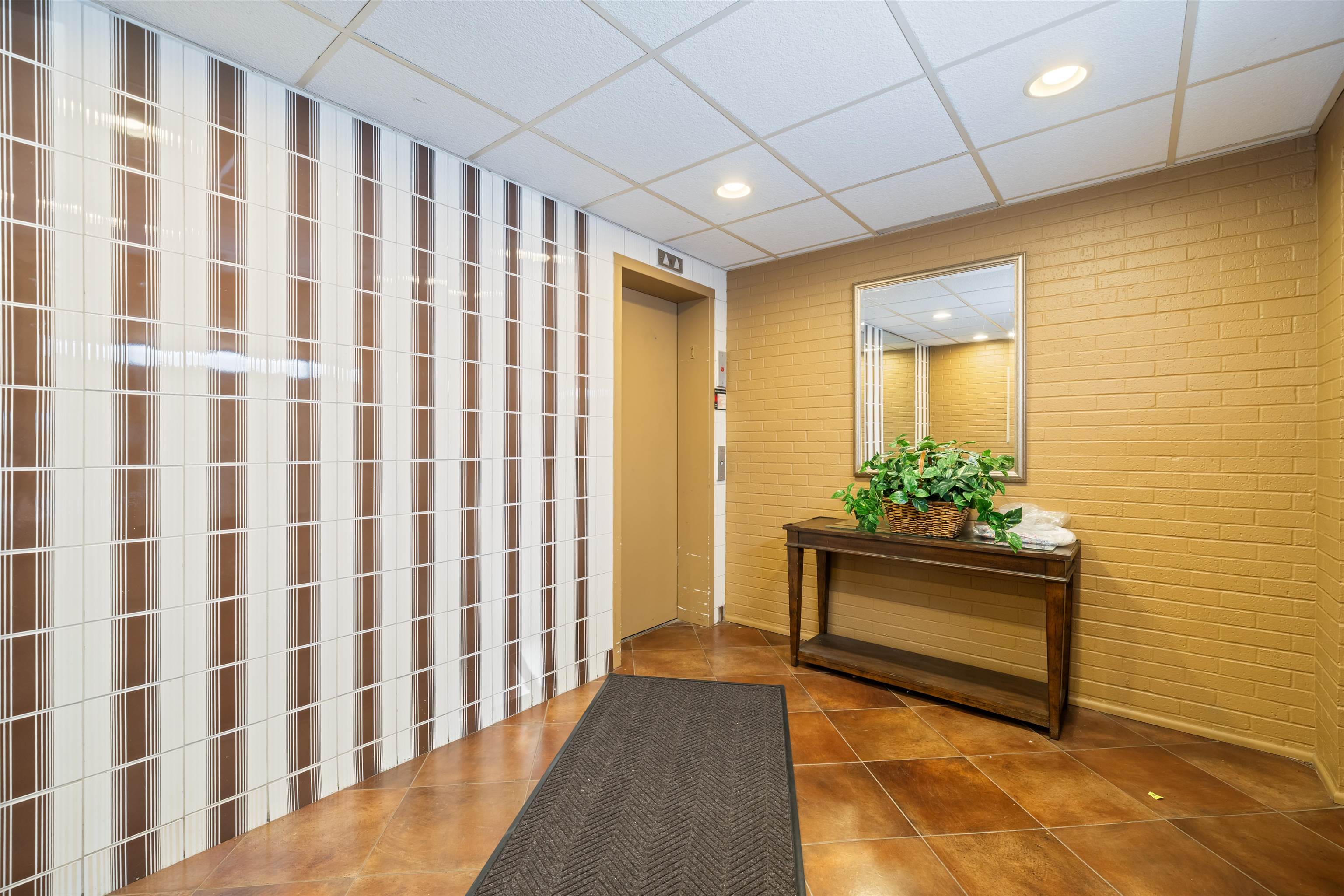 876 JOHN F KENNEDY BLVD #3B