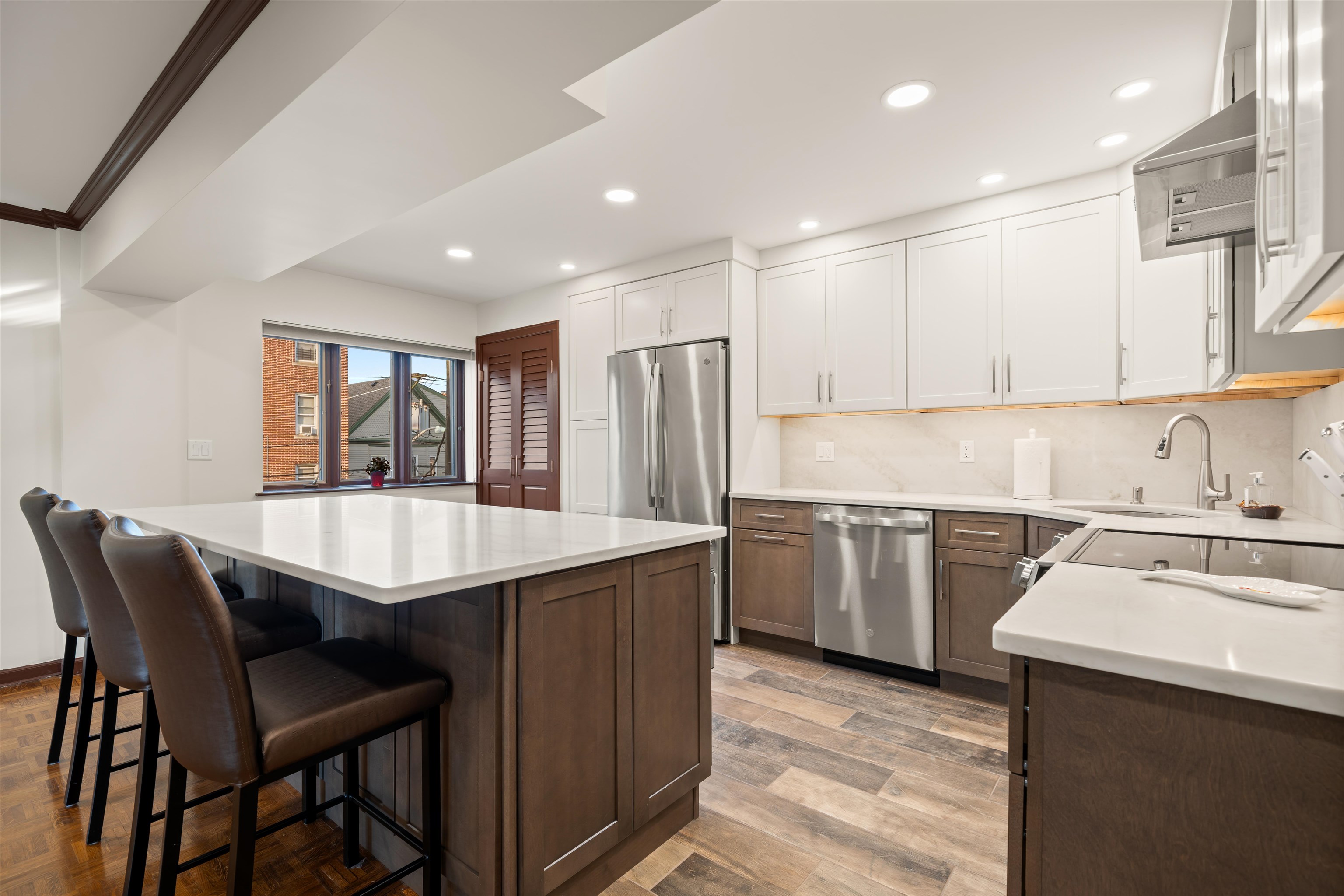 876 JOHN F KENNEDY BLVD #3B