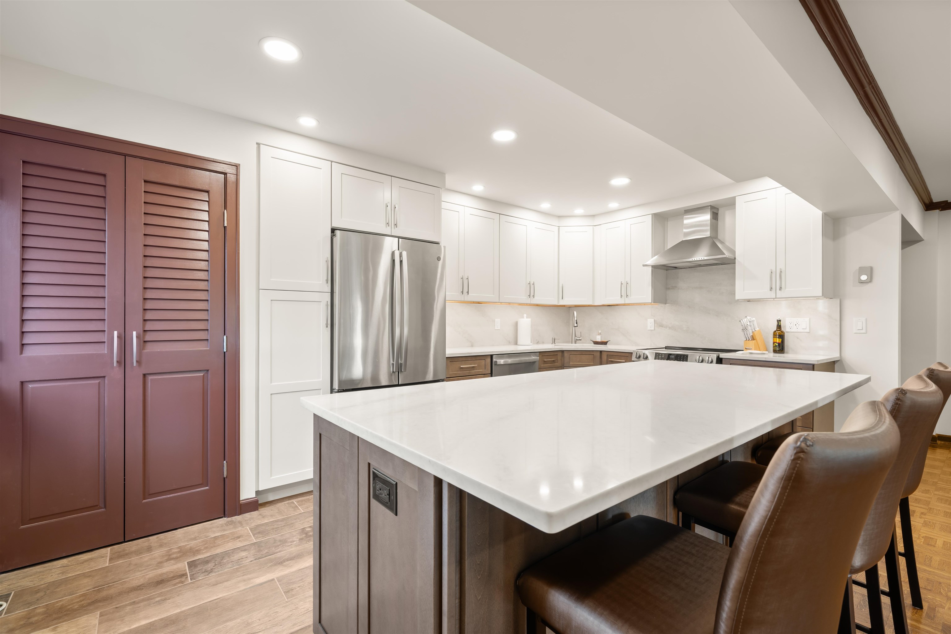 876 JOHN F KENNEDY BLVD #3B
