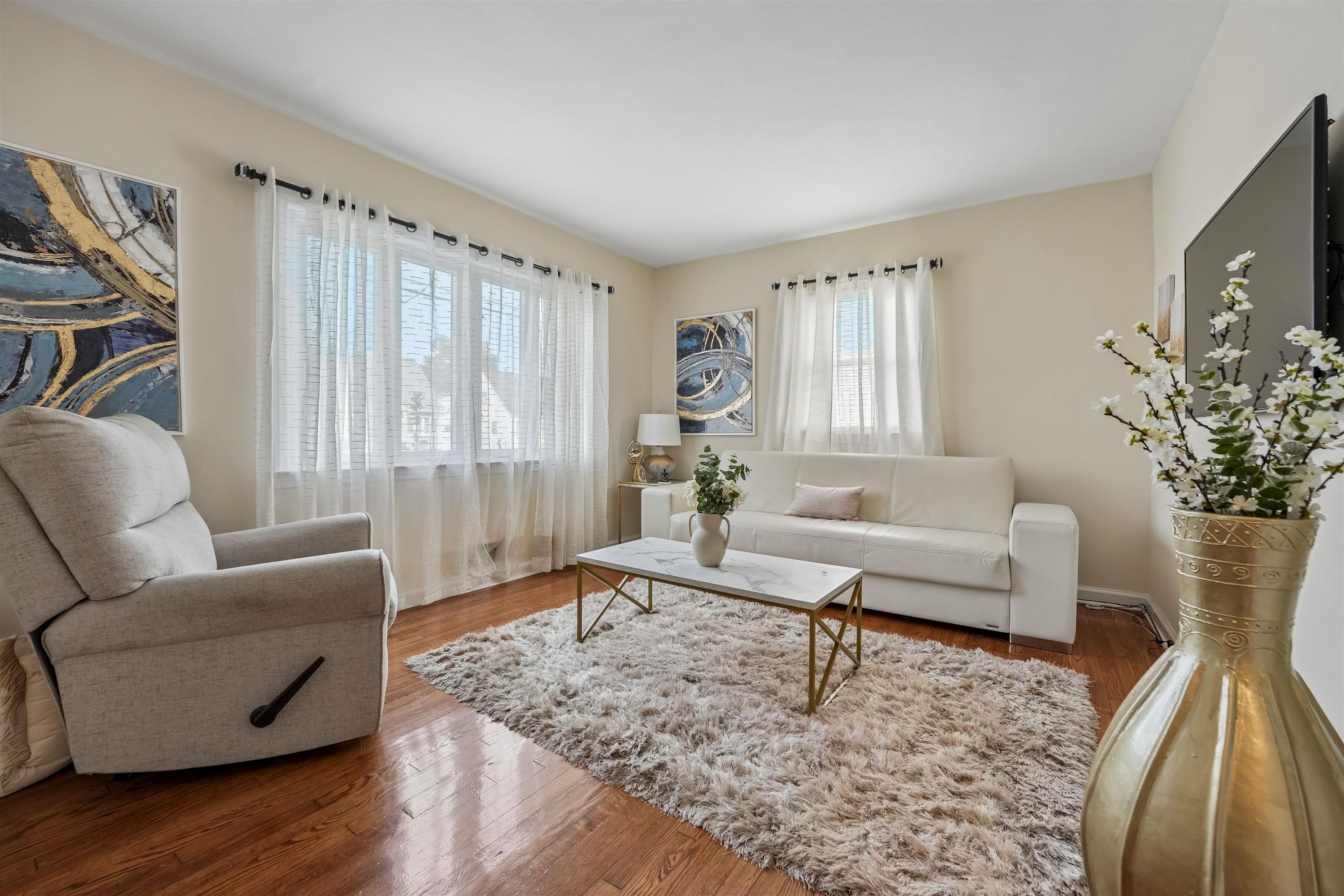 158 CHARLTON AVE - Photo 3